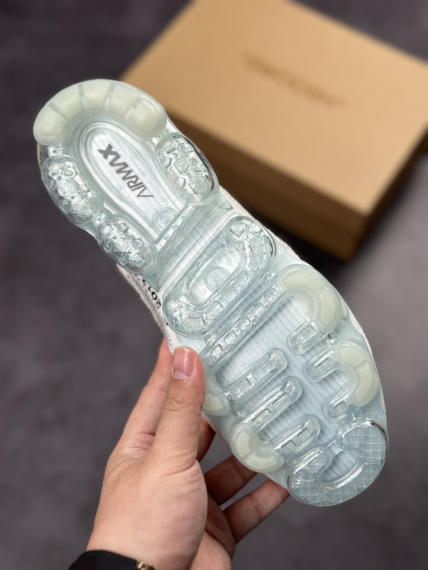 280 Off White x Nike Vapor Max 蒸汽大气垫慢跑鞋 AA3831-100