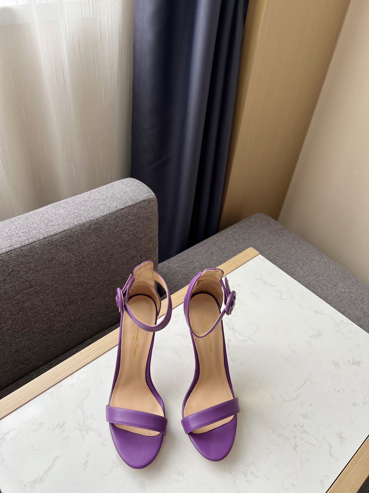 Gianvito Rossi Eiko Stiletto невялікі абцас пантофлі сандалі авечая скура + сетка + чэшскія стразы 10.5cm/8cm