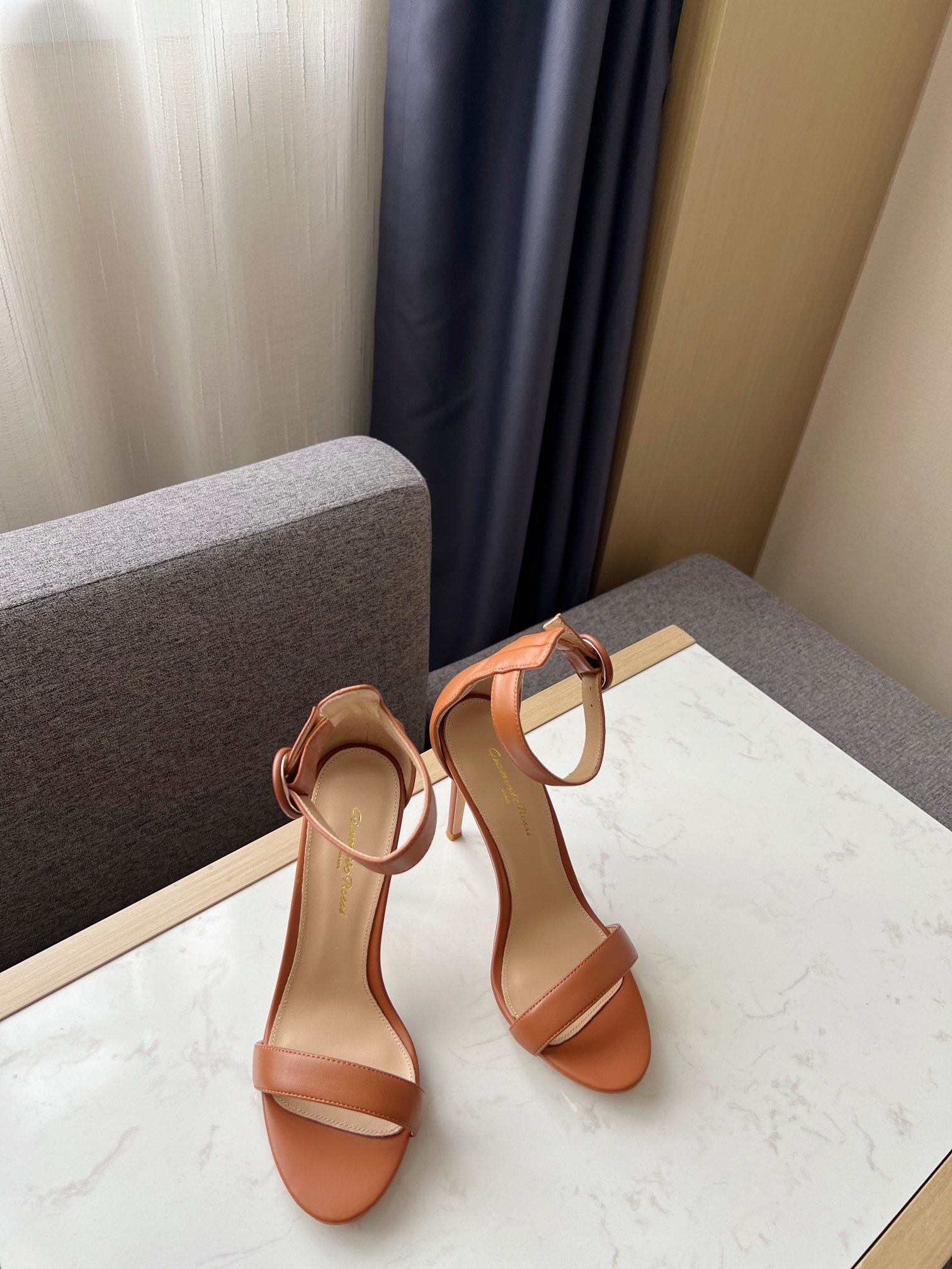 Gianvito Rossi Eiko Stiletto абцасы-шпількі тапкі сандалі авечая скура+сетка+чэшскія стразы 10.5cm/8cm