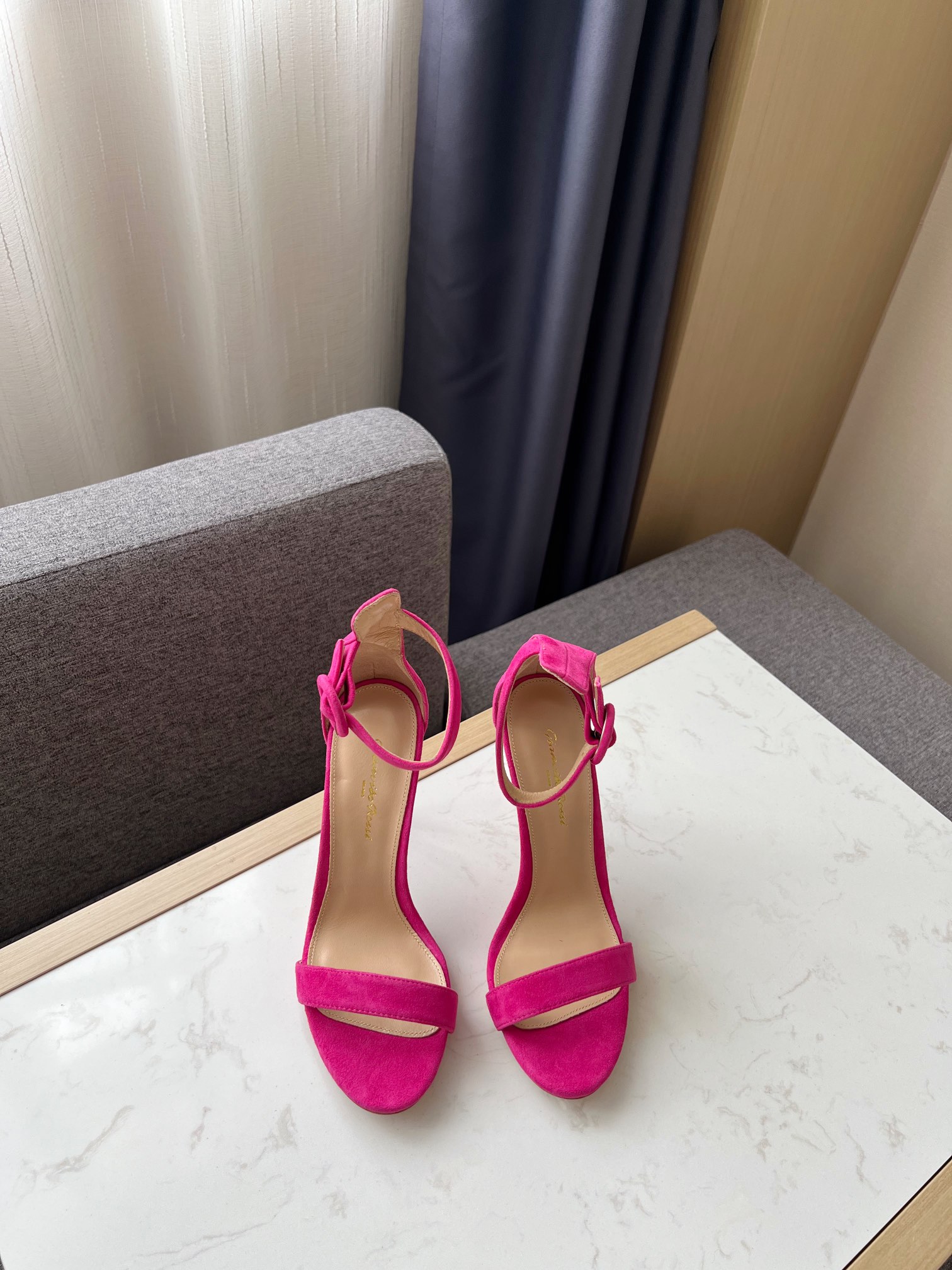 Gianvito Rossi Eiko Stiletto невялікія абцасы тапкі сандалі авечая скура + сетка + чэшскія стразы 10.5cm/8cm