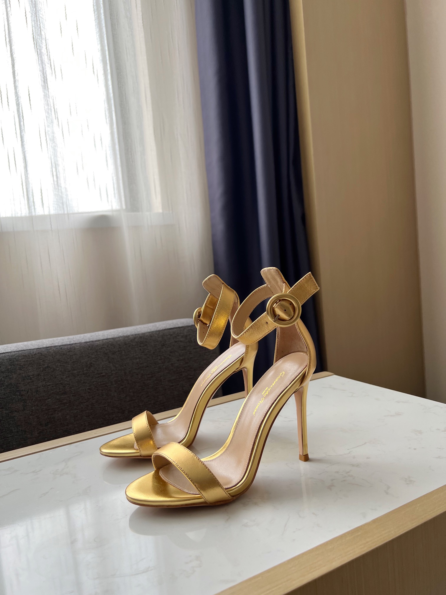 Gianvito Rossi Eiko Stiletto низкие каблуки шлепанцы сандалии козья кожа + сетка + чешские стразы 10.5cm/8cm