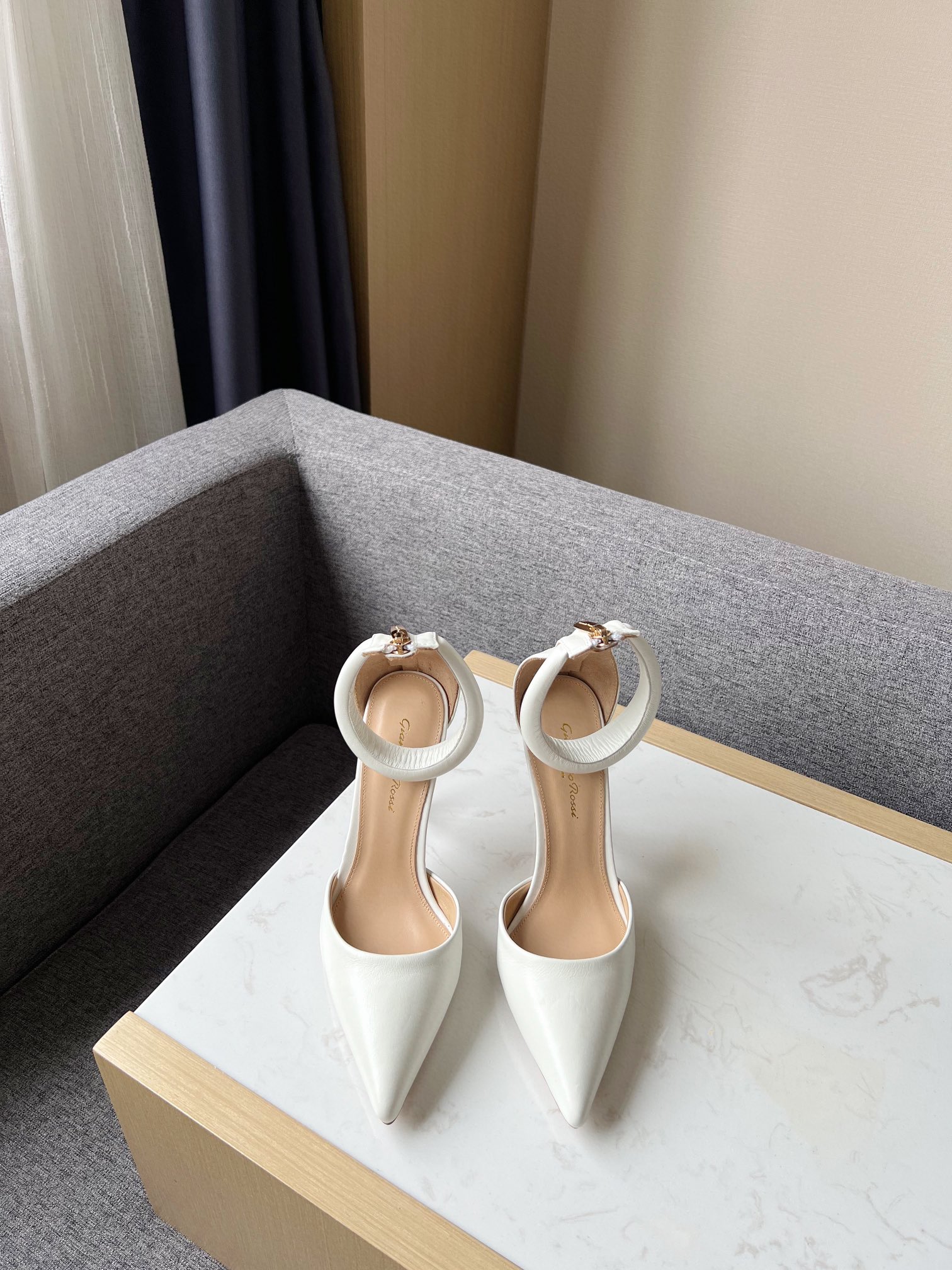 Gianvito Rossi 2022SS 透明 オープントゥ ポインテッド ハイヒール アップグレード版+PVC環境配慮素材 10.5cm ラムレザー裏地