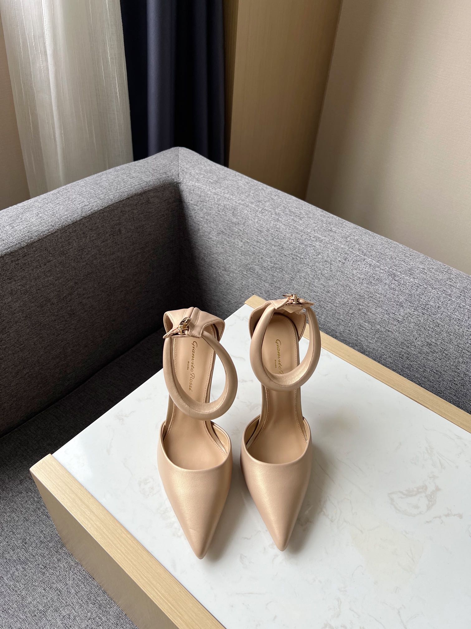 Gianvito Rossi 2022SS 透明 オープントゥ ポインテッド ハイヒール アップグレード版+PVC環境配慮素材 10.5cm シープレザー裏地