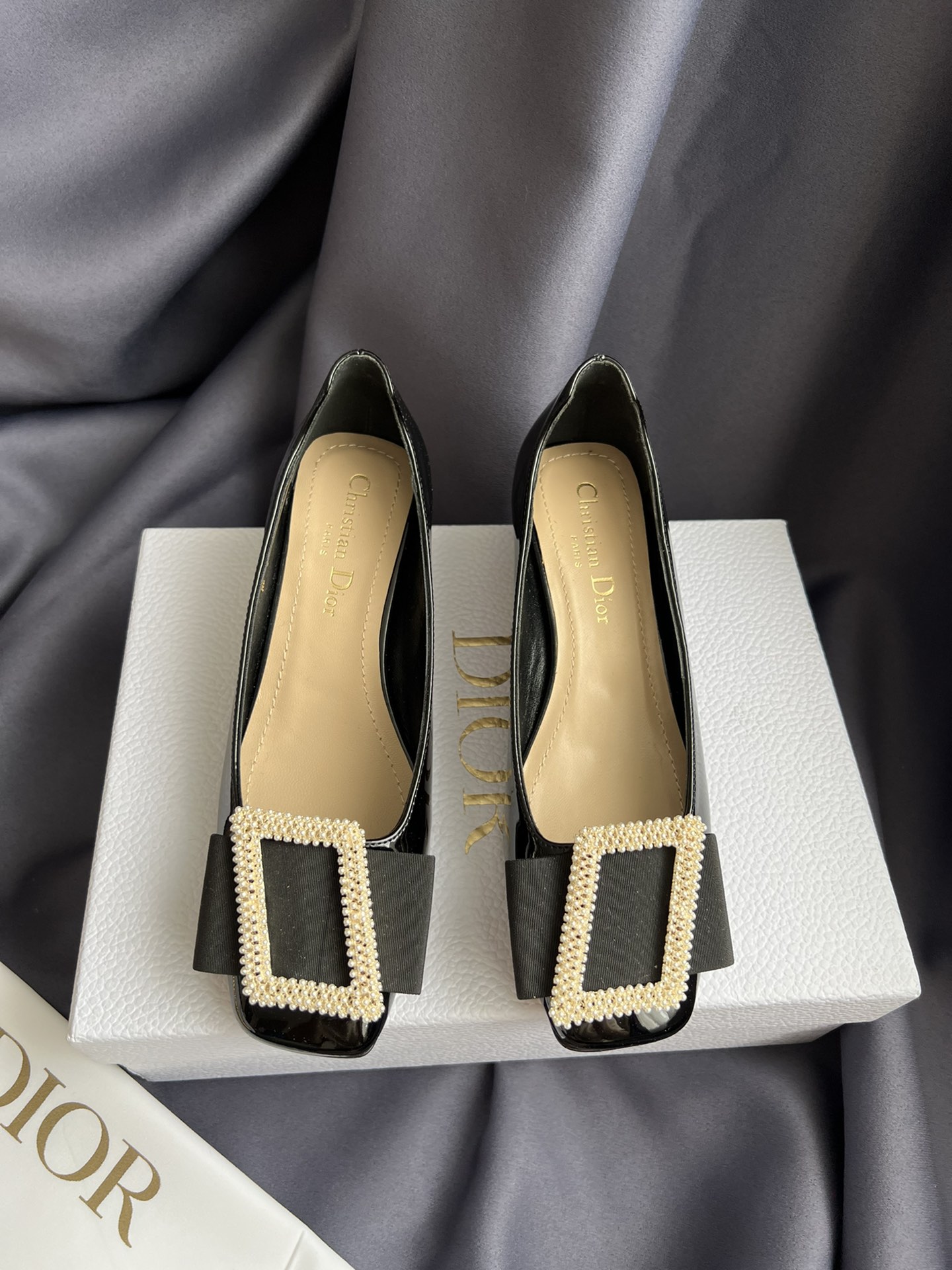 Dior SS23 봄여름 중공 슈즈 초대형 새틴 리본 가죽+큐빅 이탈리아 수입 소가죽