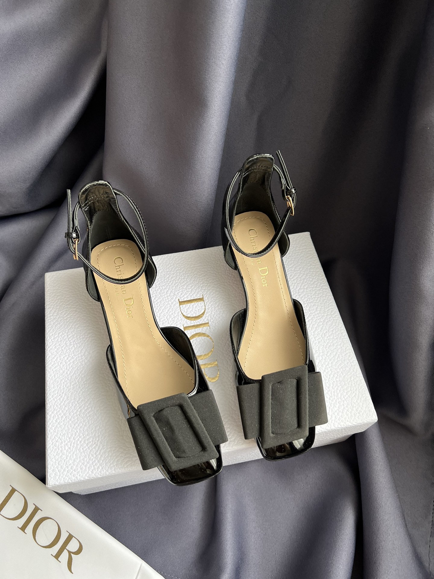 Dior SS23 봄여름 중공 슈즈 초대형 새틴 리본 가죽+큐빅 이탈리아 수입 소가죽