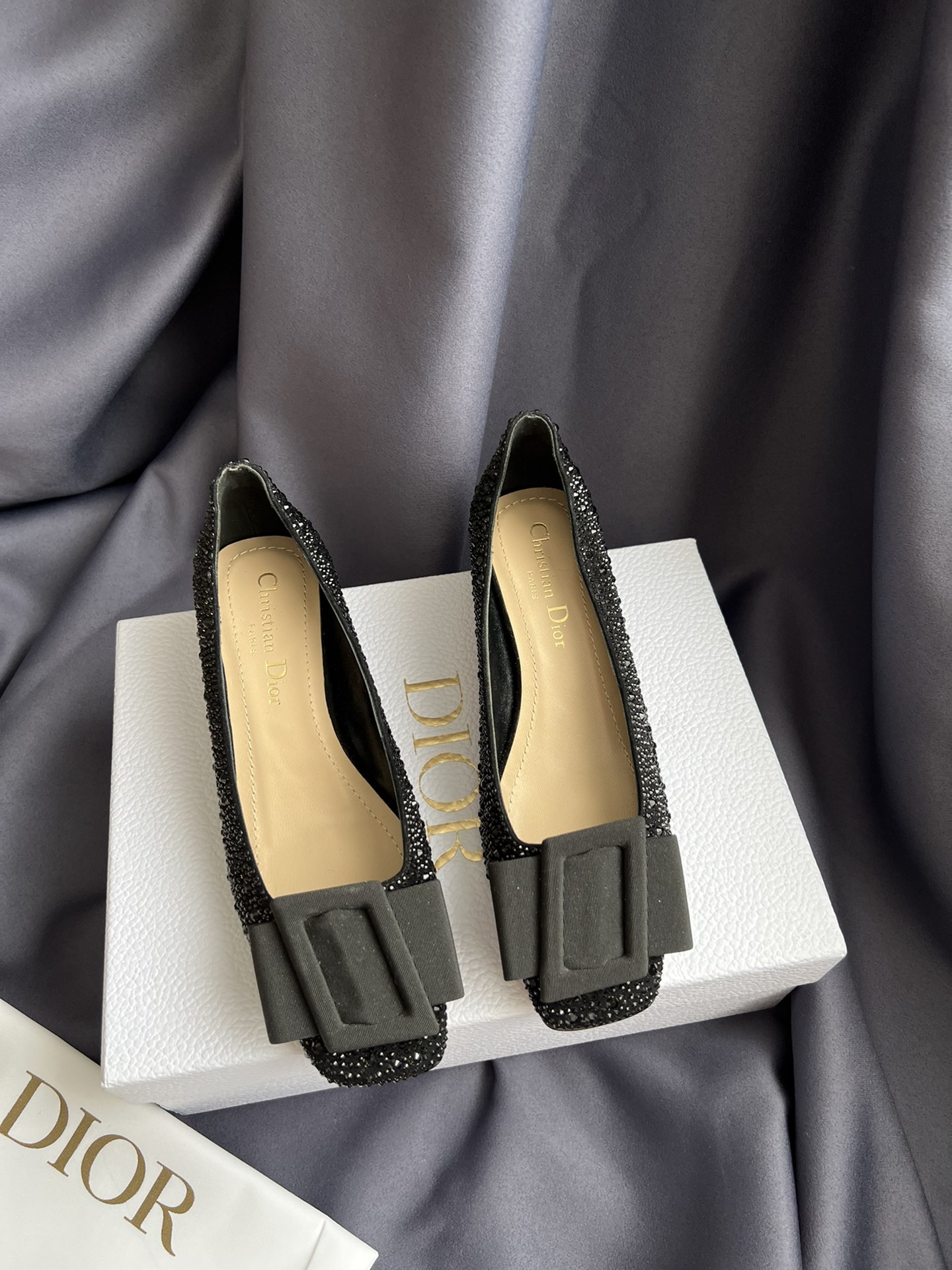 Dior SS23 봄여름 중공 슈즈 초대형 새틴 리본 가죽+큐빅 이탈리아 수입 소가죽