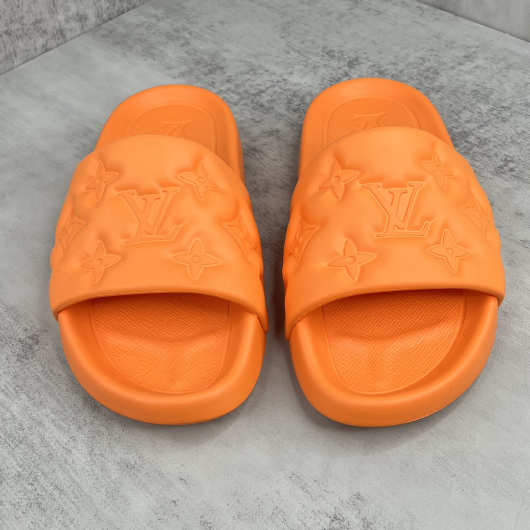 Louis Vuitton 新款上架 LOUIS VUITTON 22ss lv标压花沙滩拖鞋 全网火爆 独家模具开发 男款38-46