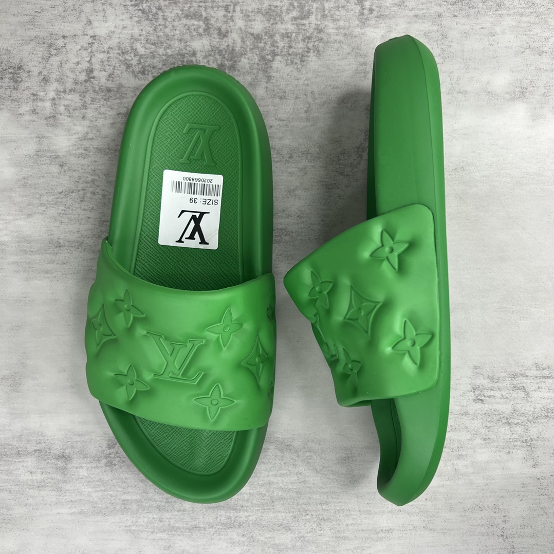 Louis Vuitton 新款上架 LOUIS VUITTON 22ss lv标压花沙滩拖鞋 全网火爆 独家模具开发 男款38-46