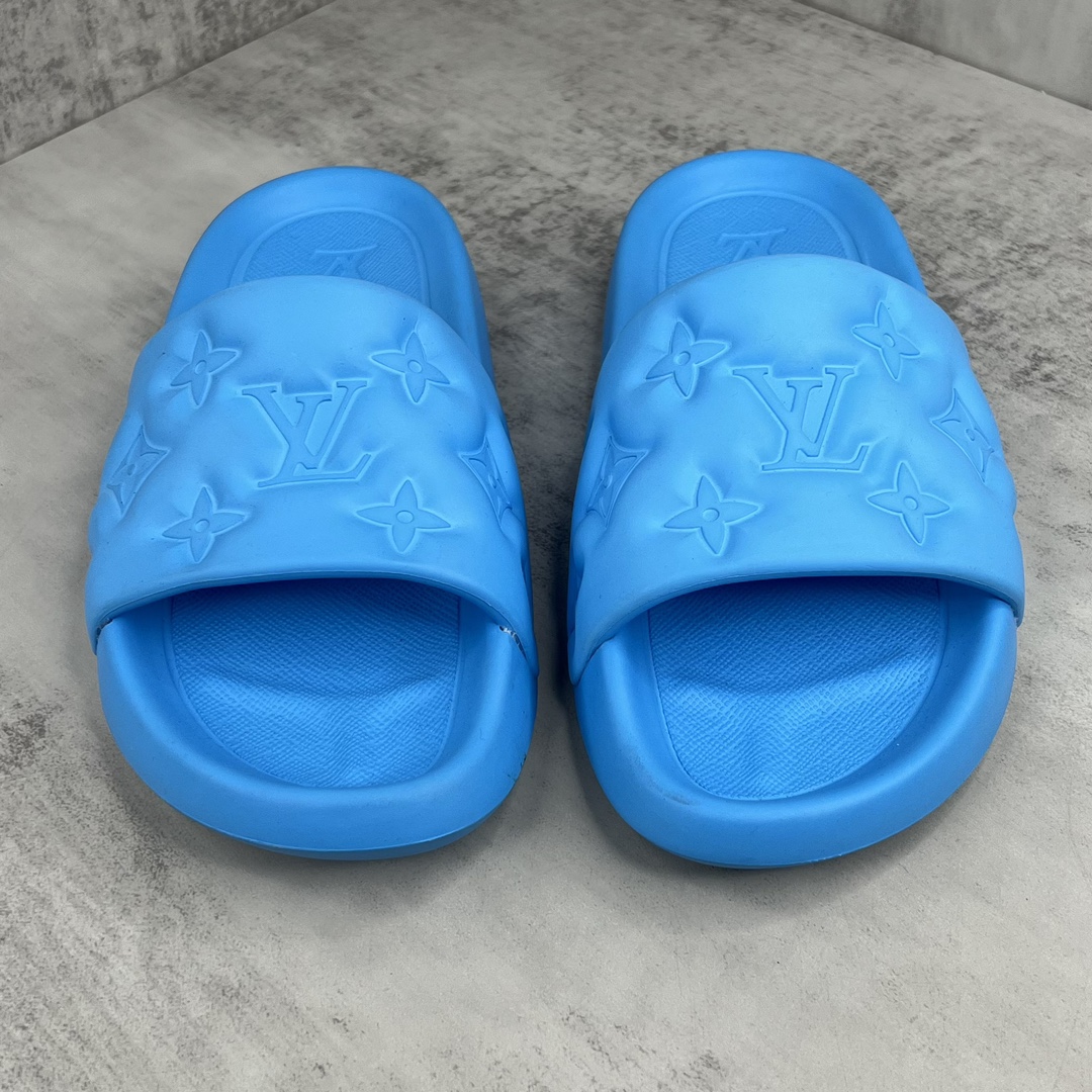 Louis Vuitton 新款上架 LOUIS VUITTON 22ss lv标压花沙滩拖鞋 全网火爆 独家模具开发 男款38-46