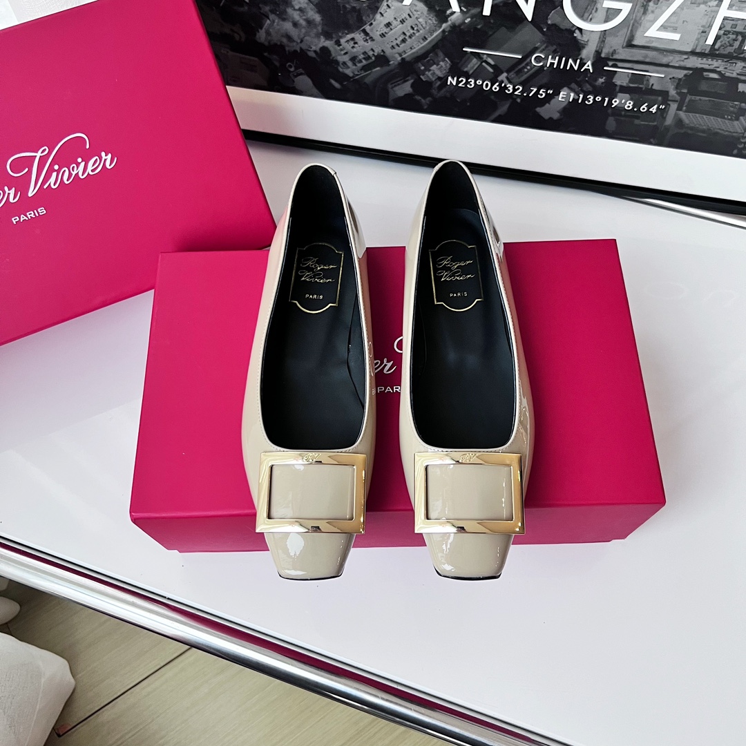 NO:237860,RV flat sole height-enhancing 