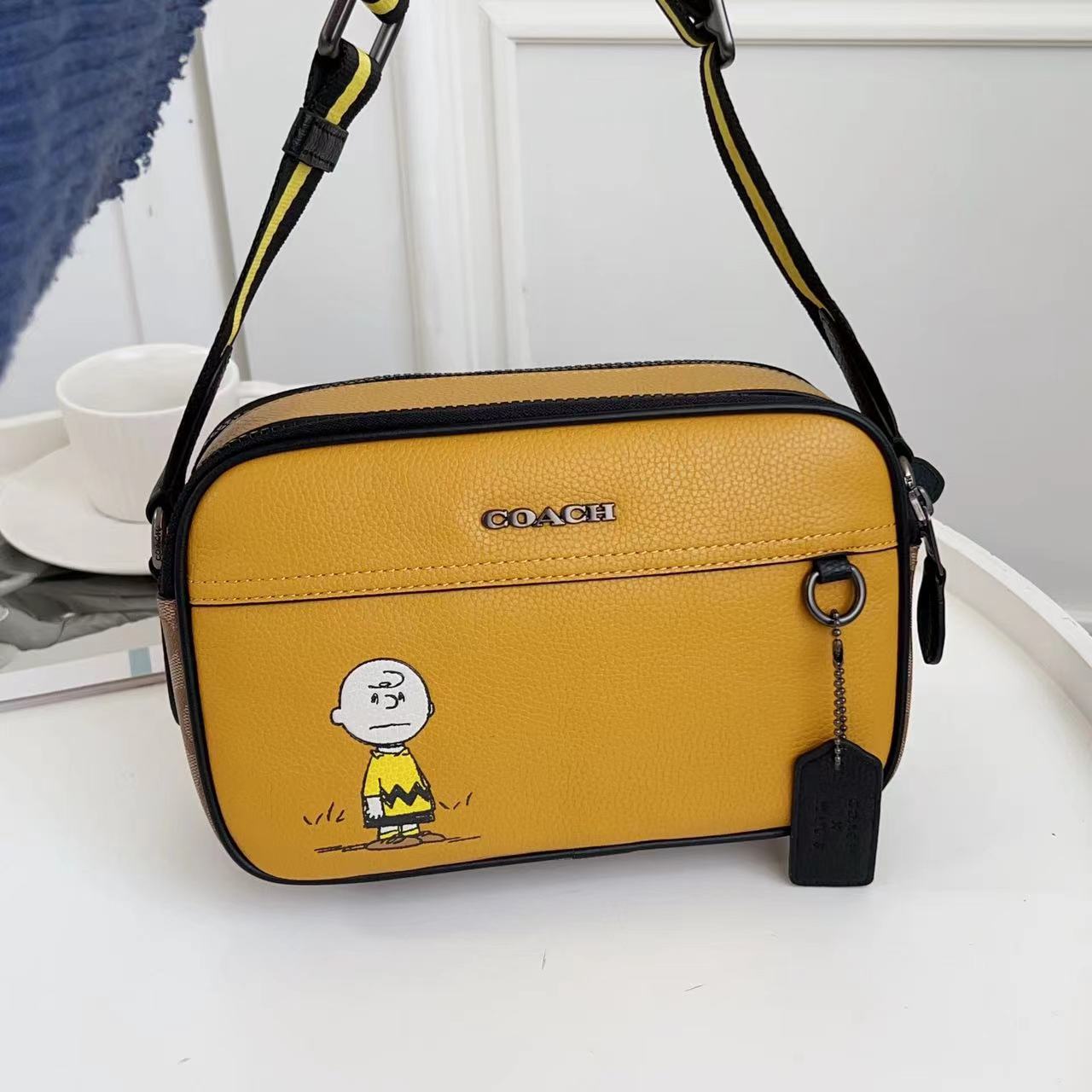 Coach C家 奥莱男士 标志PEANUTS GRAHAM斜挎包c4026