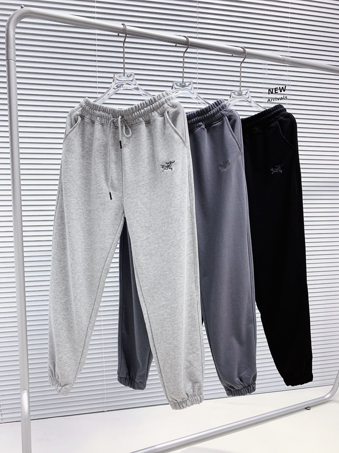 ️ Tailored pants that show off their thinness and leg length, with a - Clothes