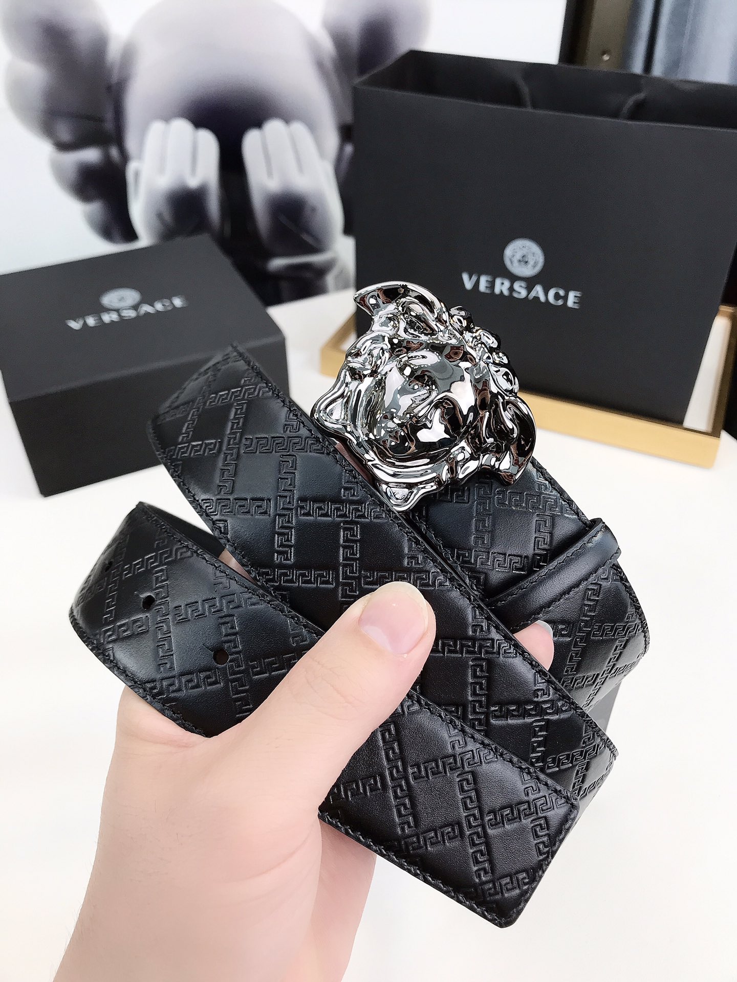 versace范思哲此款希腊回纹压花