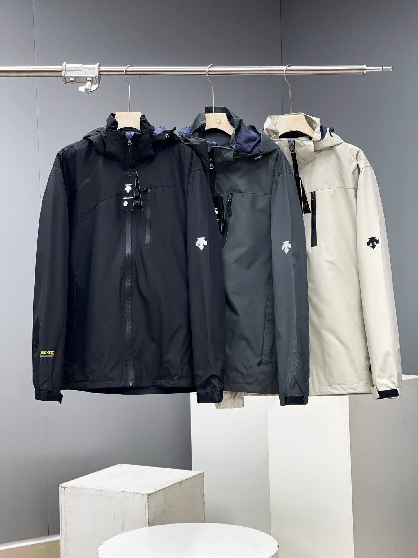 2022 Exclusive Custom Edition Man’s Waterproof Assault Jacket with Gore-Tex Fabric - 图片 1