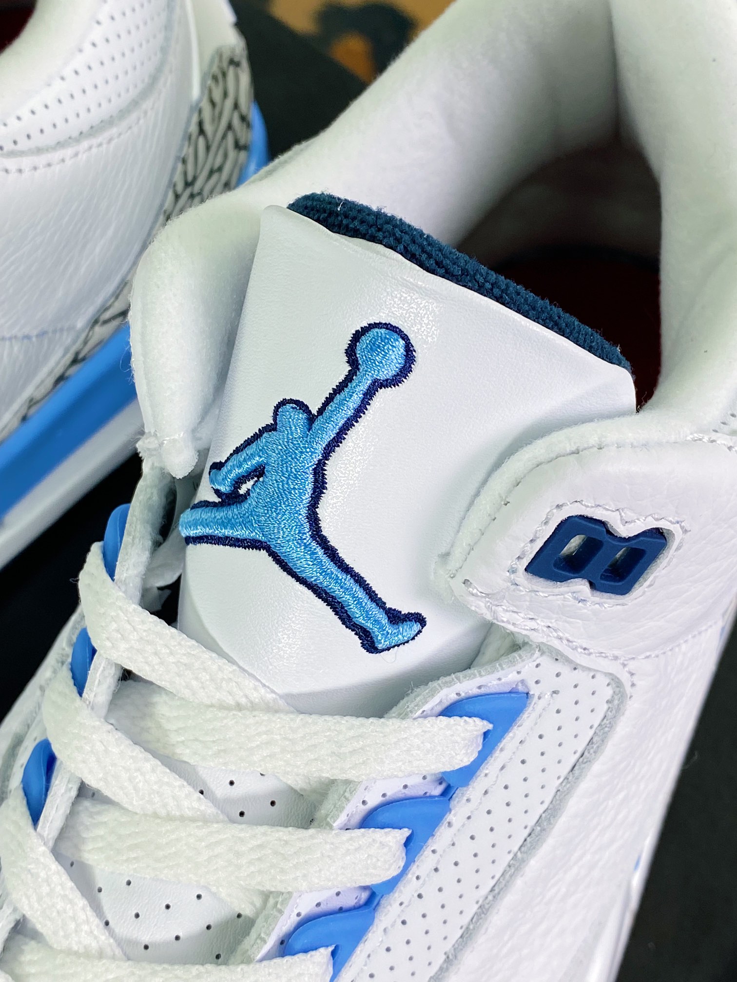 300 Air Jordan 3”UNC”迈克尔·乔丹AJ3代中帮复古休闲运动文化篮球鞋CT8532-104