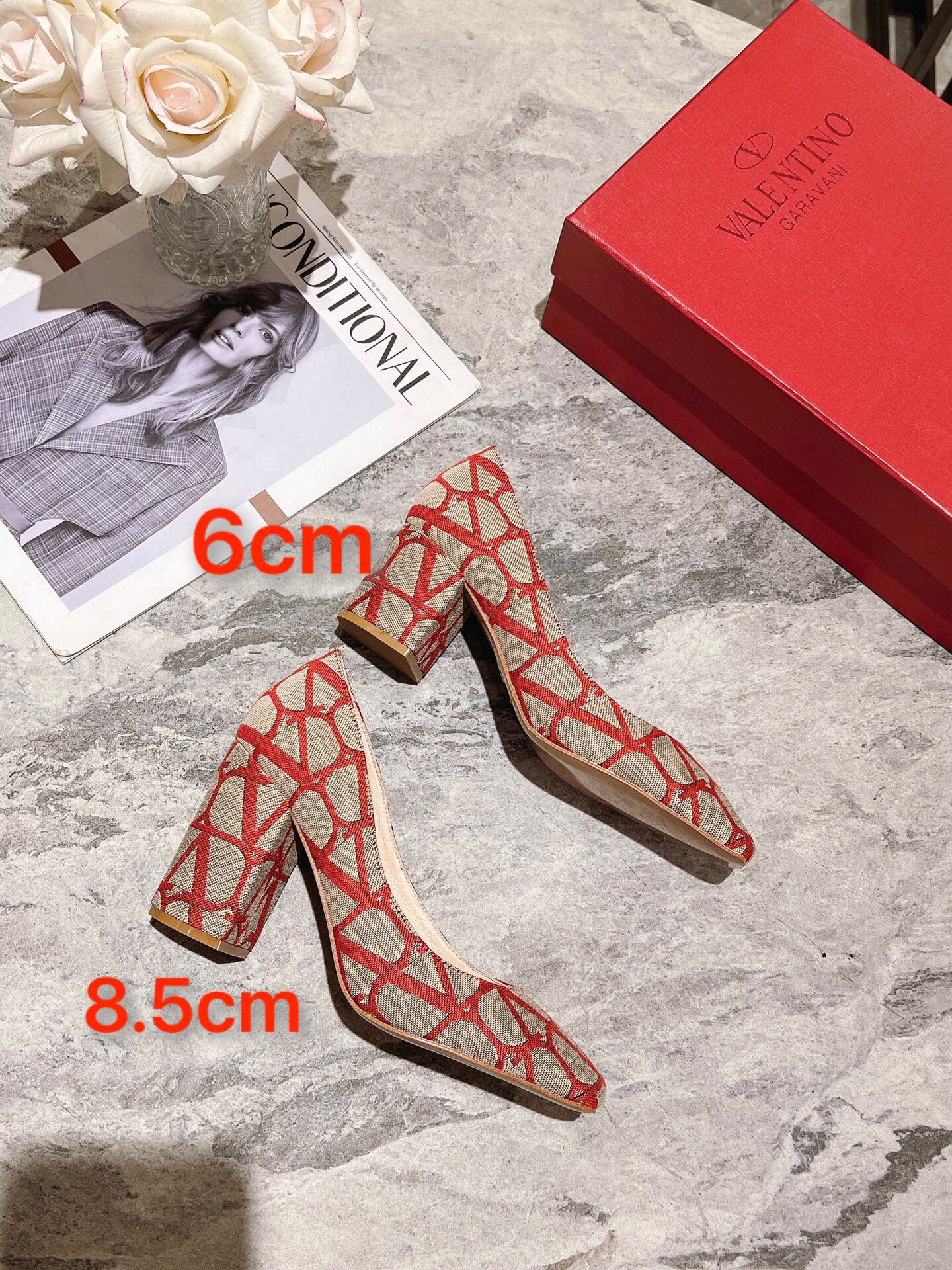 versión superior 𝑉𝐴𝐿𝐸𝑁𝑇𝐼𝑁𝑂 Valentino 2023 primavera y verano nuevo de las mujeres ¡Zapatos 