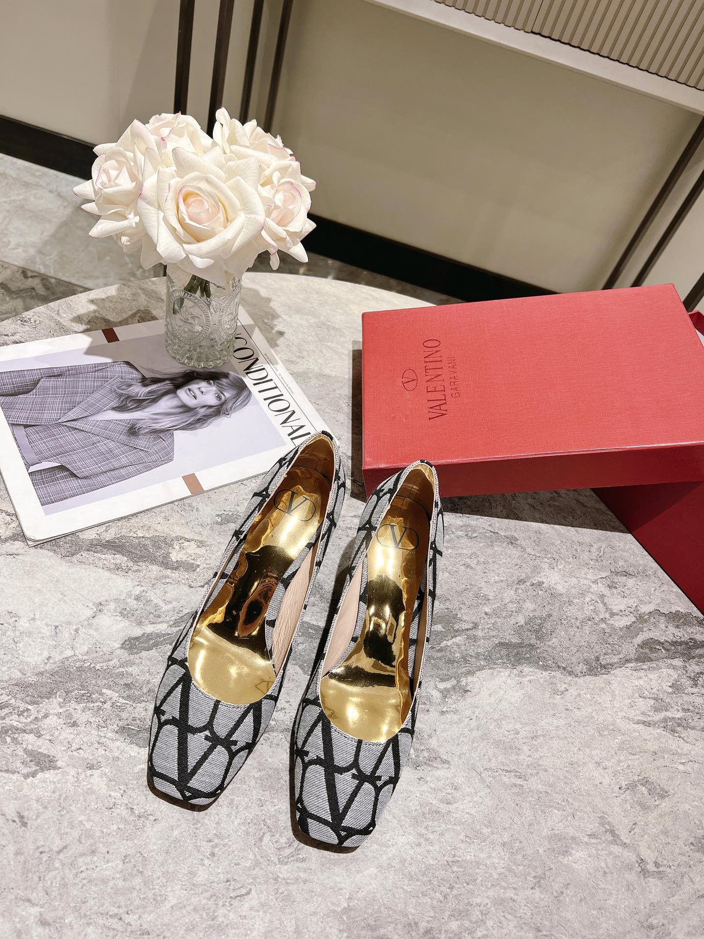 versión superior 𝑉𝐴𝐿𝐸𝑁𝑇𝐼𝑁𝑂 Valentino 2023 primavera y verano nuevo de las mujeres ¡Zapatos 