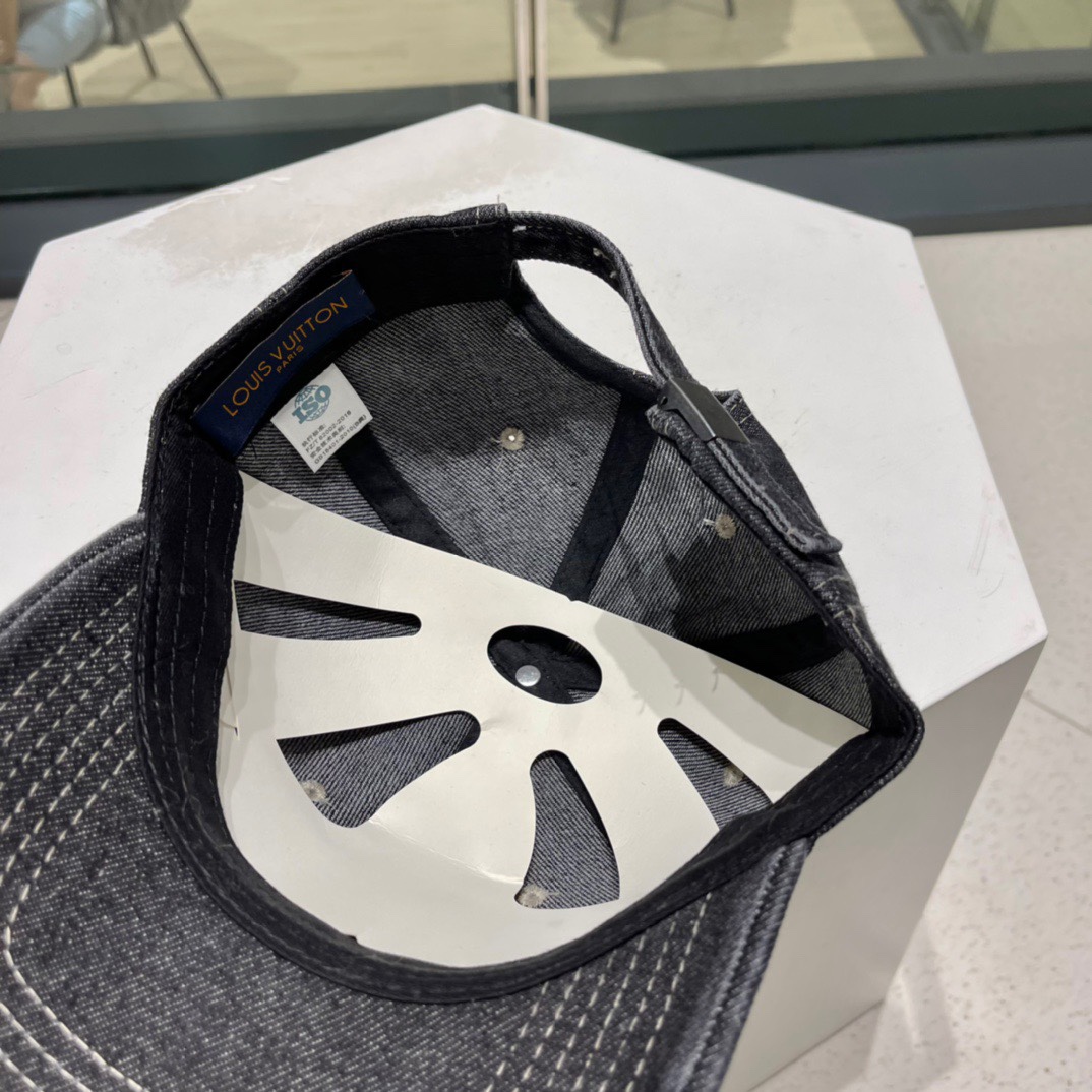  LV路易威登官网同款 棒球帽 最新款透气性超好，细节做工特别精致，专柜品质，简单文静