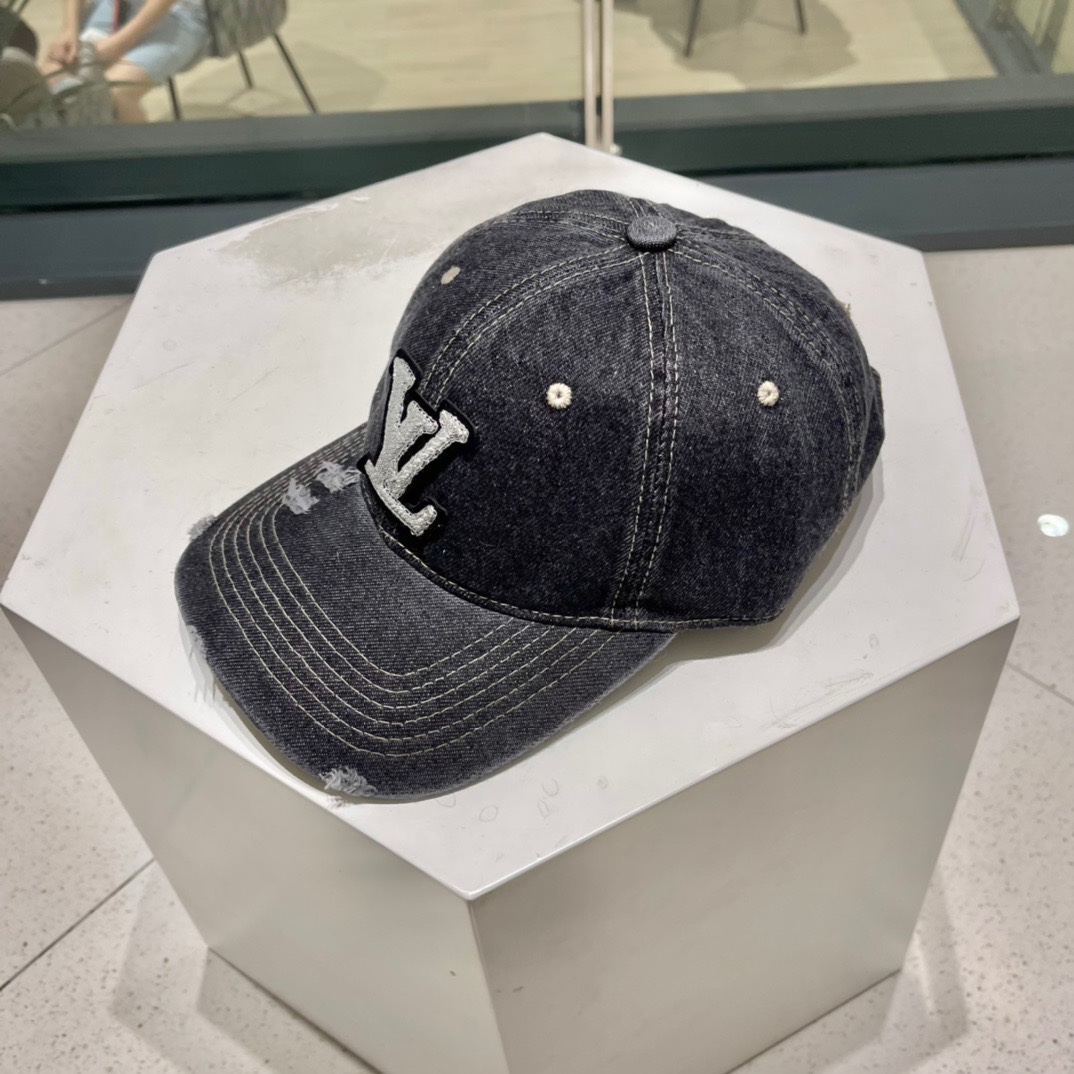  LV路易威登官网同款 棒球帽 最新款透气性超好，细节做工特别精致，专柜品质，简单文静