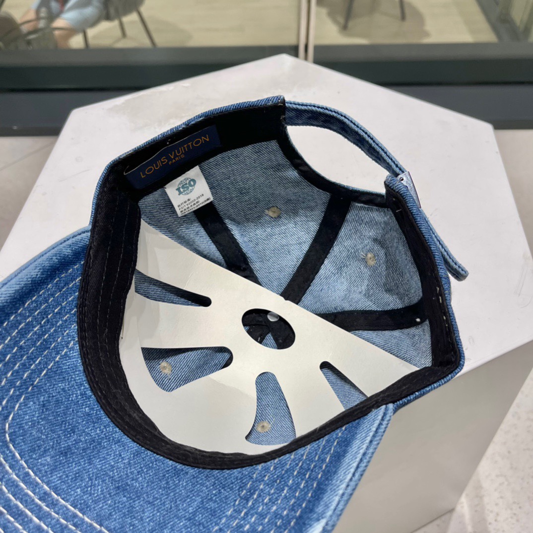 LV路易威登官网同款 棒球帽 最新款透气性超好，细节做工特别精致，专柜品质，简单文静