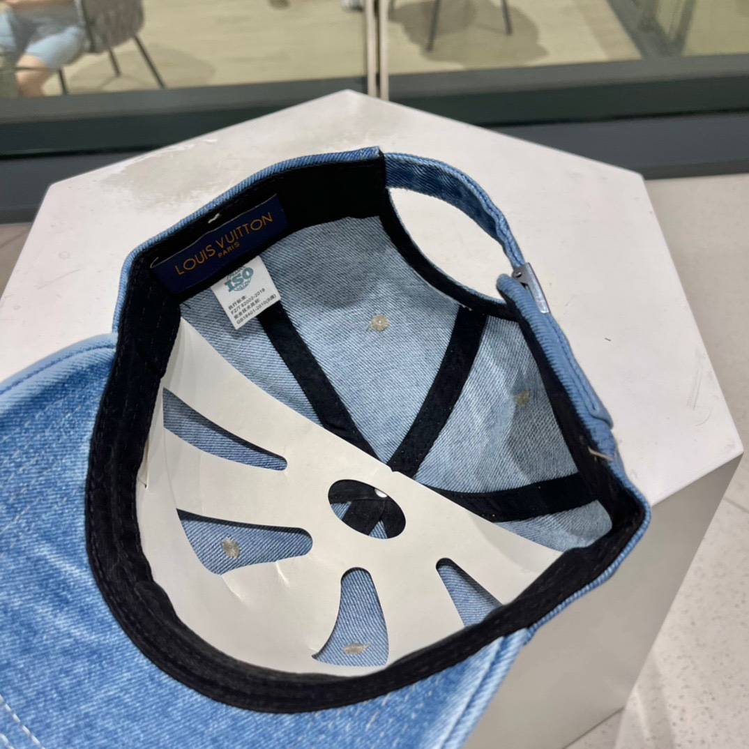  LV路易威登官网同款 棒球帽 最新款透气性超好，细节做工特别精致，专柜品质，简单文静