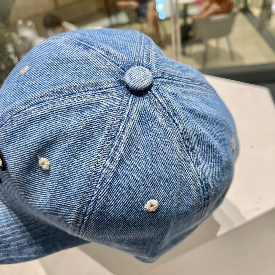  LV路易威登官网同款 棒球帽 最新款透气性超好，细节做工特别精致，专柜品质，简单文静