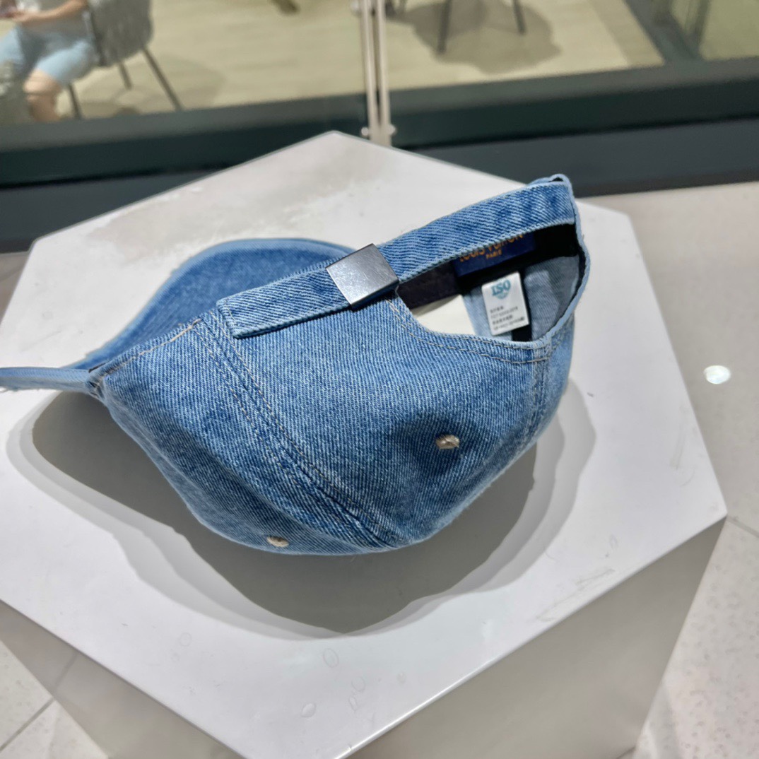  LV路易威登官网同款 棒球帽 最新款透气性超好，细节做工特别精致，专柜品质，简单文静