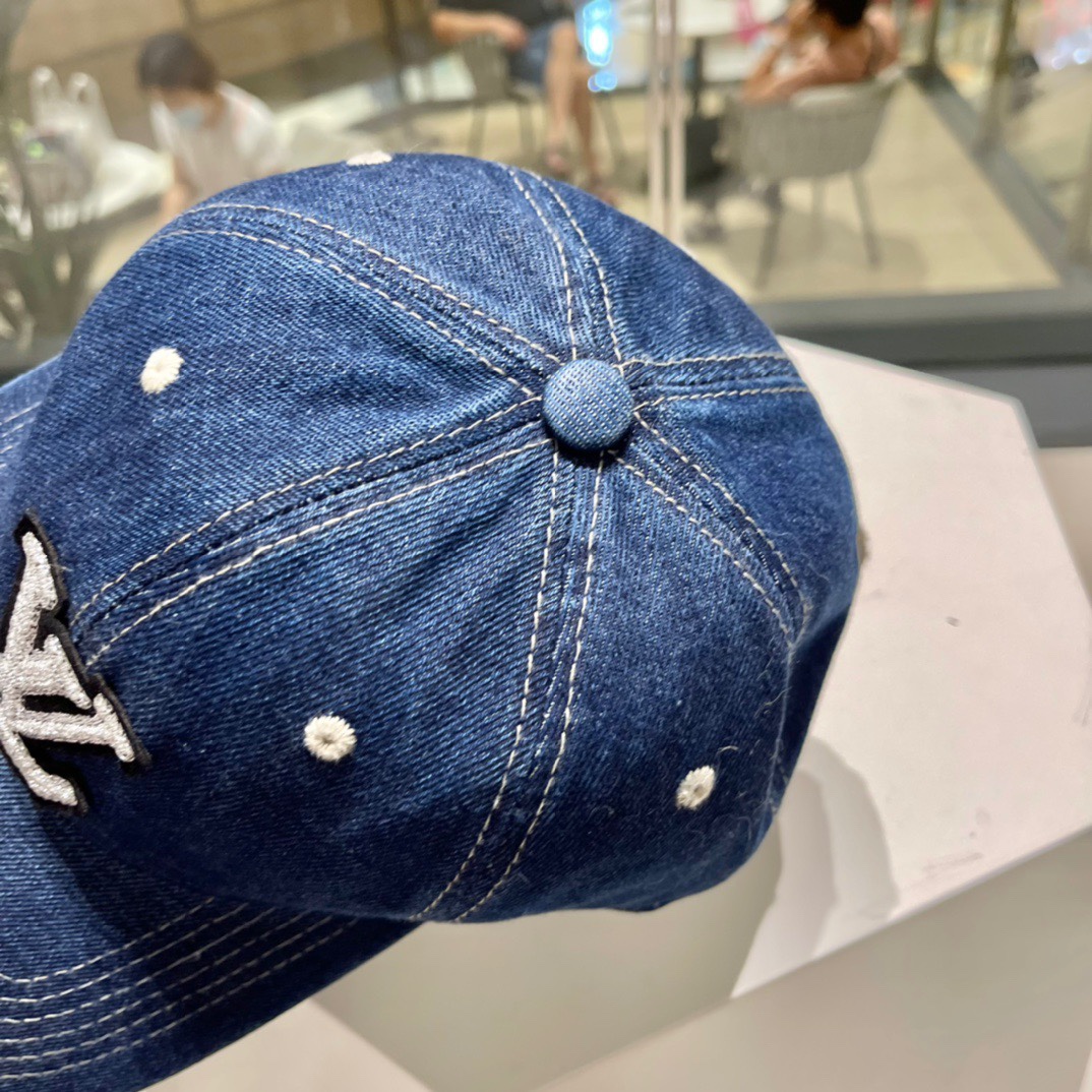  LV路易威登官网同款 棒球帽 最新款透气性超好，细节做工特别精致，专柜品质，简单文静