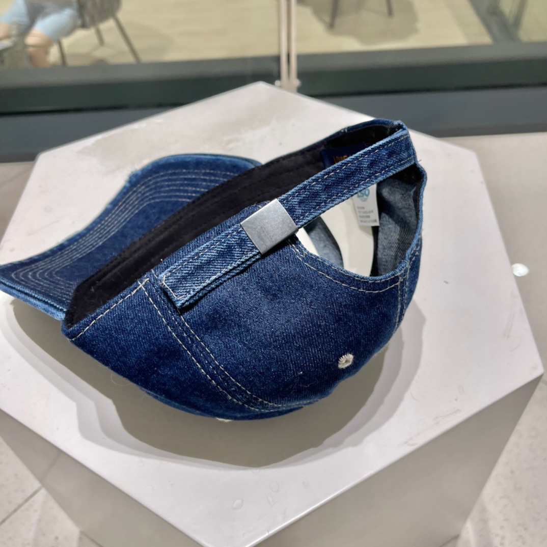  LV路易威登官网同款 棒球帽 最新款透气性超好，细节做工特别精致，专柜品质，简单文静