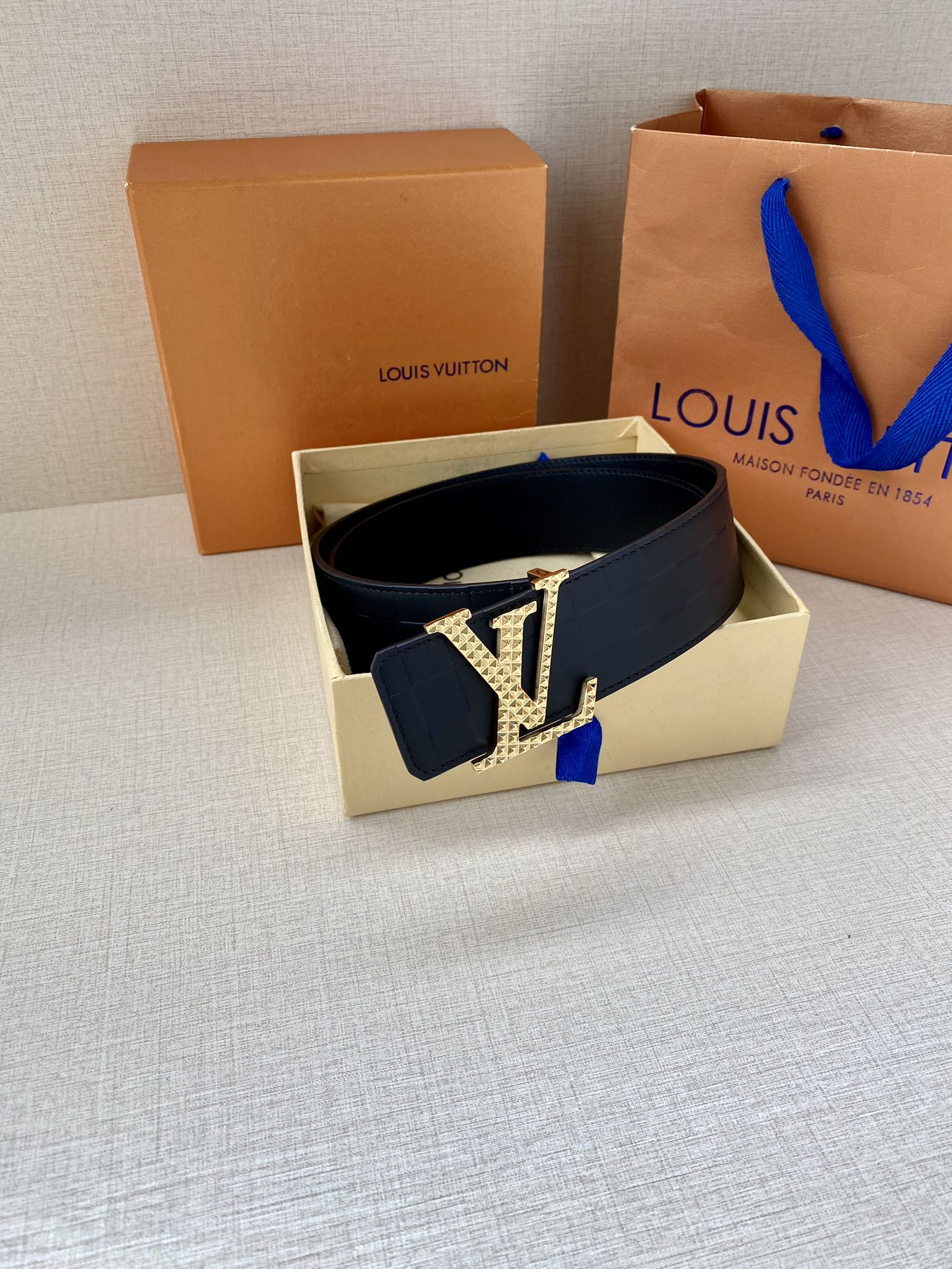 LVyramideGlitter40