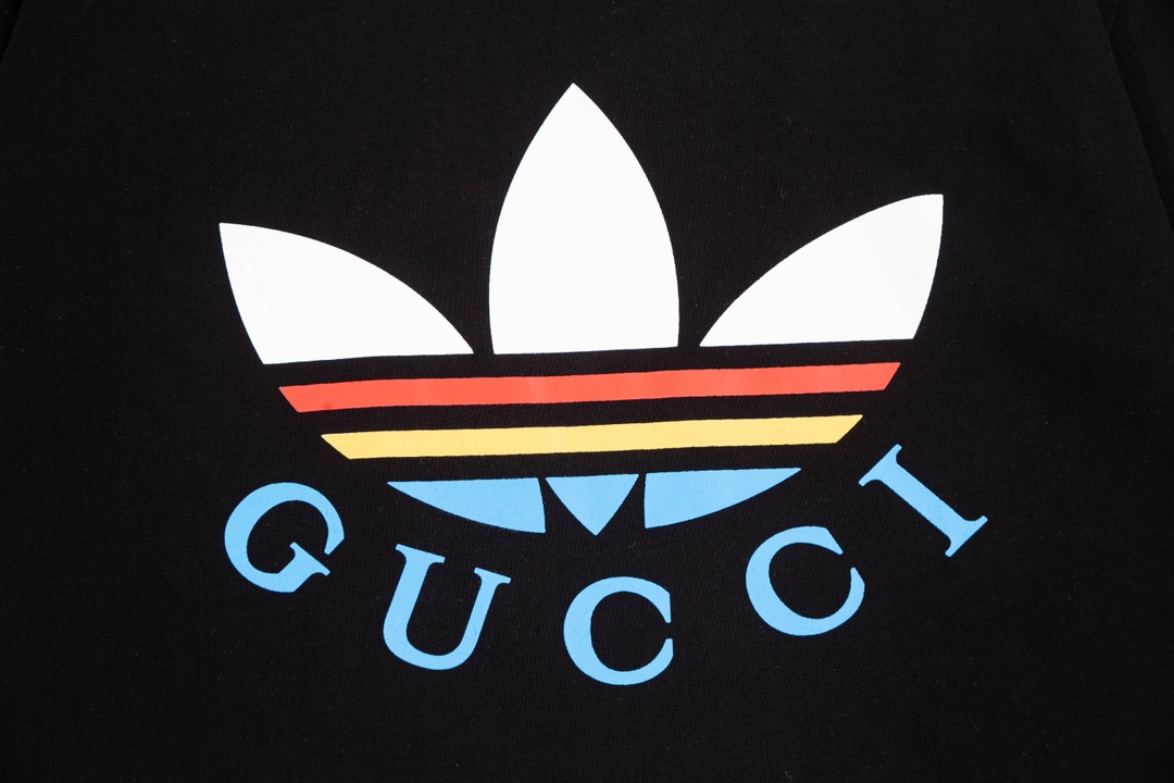 180 Gucci 古驰 adidas和Gucci联名系列推出第二篇章依然以织带和GG字母交织图案巧妙