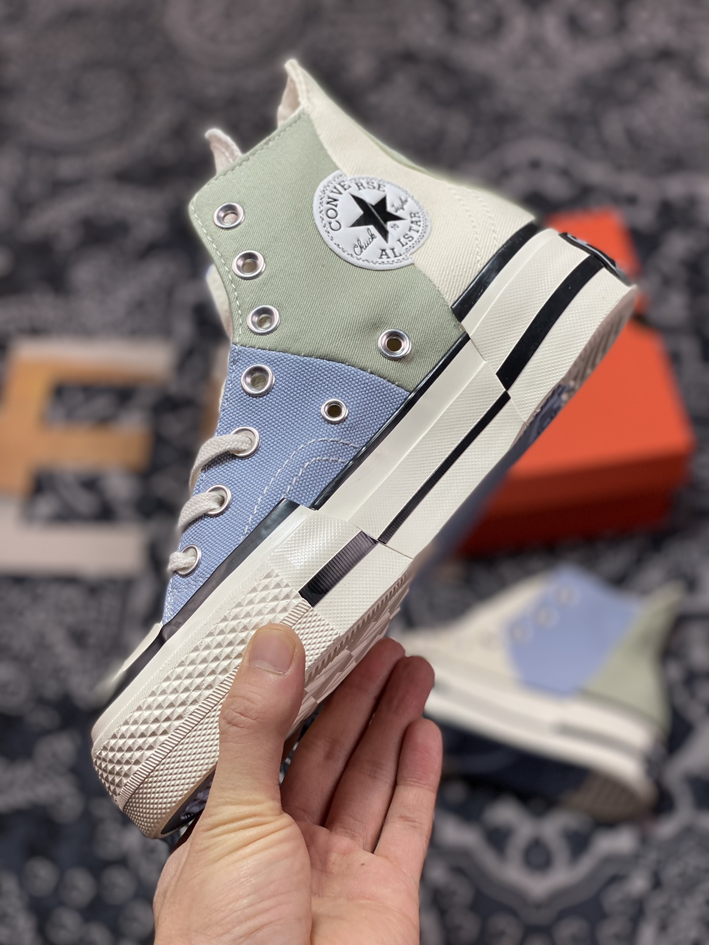 Deconstructing classics, macaron color matching with Converse Chuck 70plus A04370C A02871C