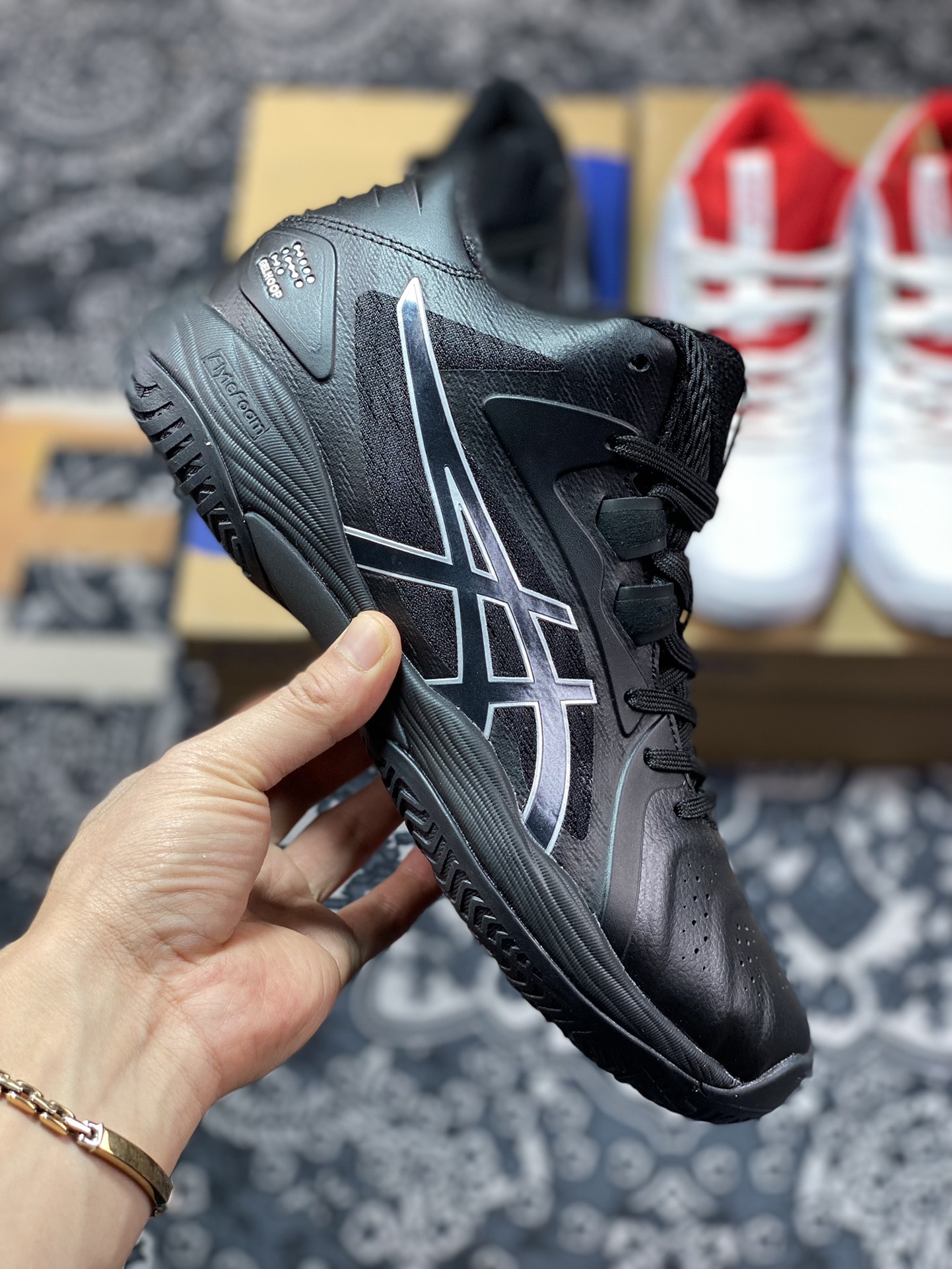 Japanese professional running shoe brand-Asics Gelhoop V13 series basketball shoes ”Black Titanium Silver” 1063A035-001