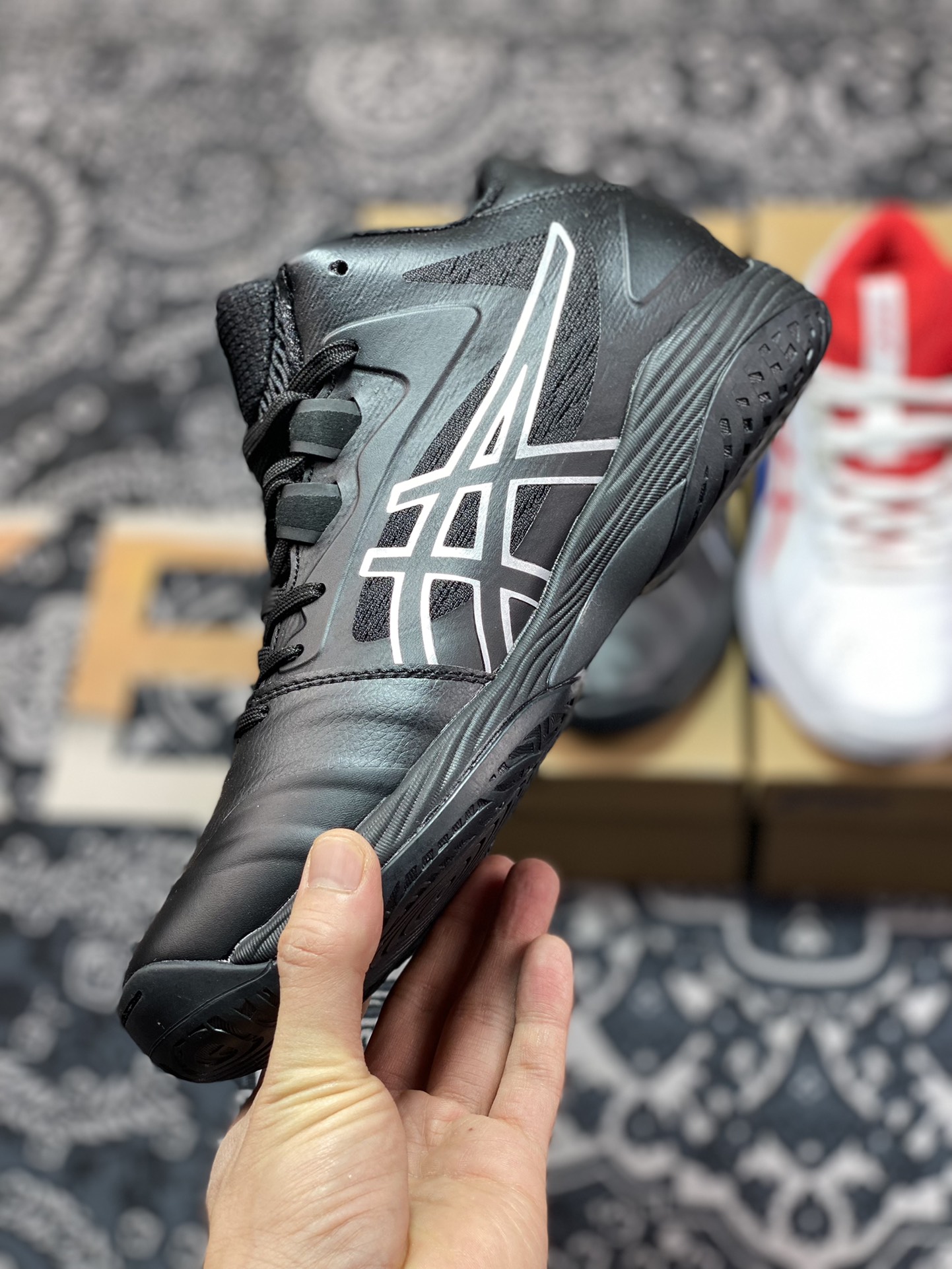 Japanese professional running shoe brand-Asics Gelhoop V13 series basketball shoes ”Black Titanium Silver” 1063A035-001