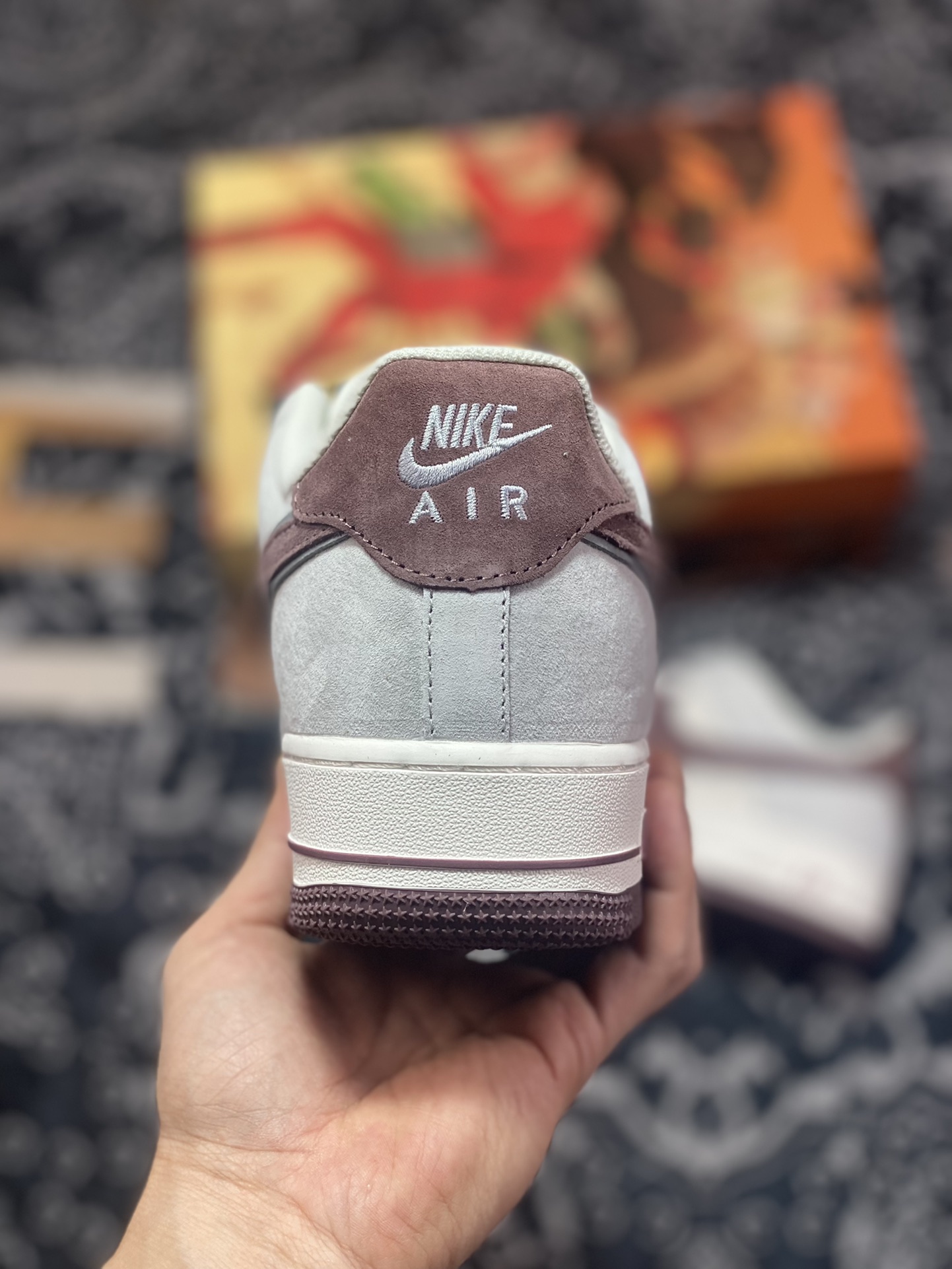260 Otomo Katsuhiro x Nike Air Force 1’07 LV8 Low”AKIRA”空军一号经板鞋“麂皮浅灰酒红”DO3966-163
