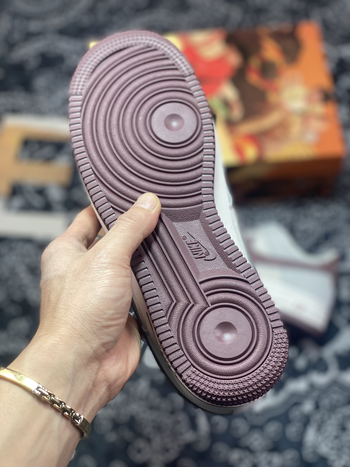 260 Otomo Katsuhiro x Nike Air Force 1’07 LV8 Low”AKIRA”空军一号经板鞋“麂皮浅灰酒红”DO3966-163