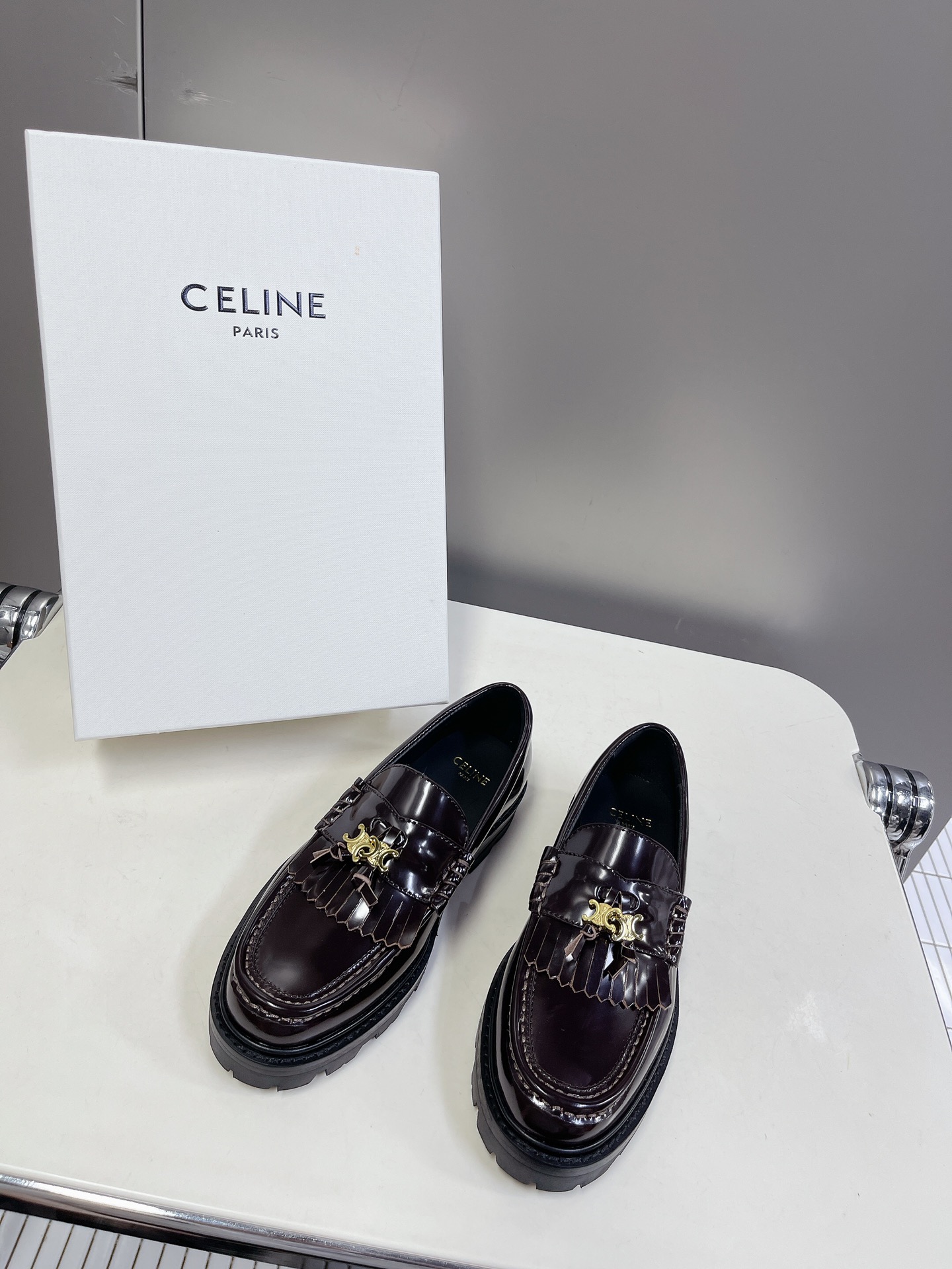 CELINE思琳春夏凯旋门乐福鞋专柜正品购入开发流苏五金扣设计极具品牌辨识度️鞋面进口开边珠牛皮数码激光