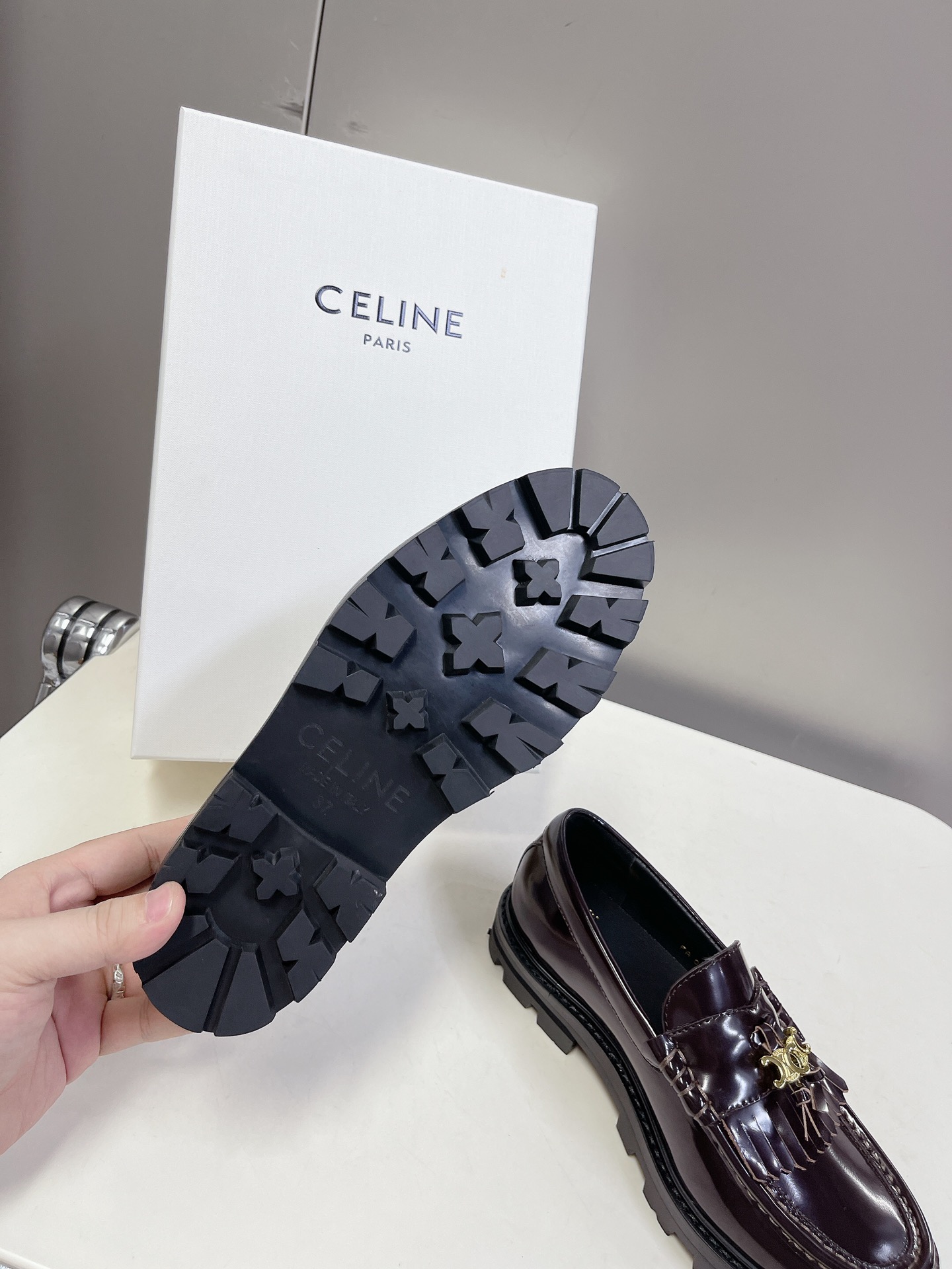 CELINE思琳春夏凯旋门乐福鞋专柜正品购入开发流苏五金扣设计极具品牌辨识度️鞋面进口开边珠牛皮数码激光