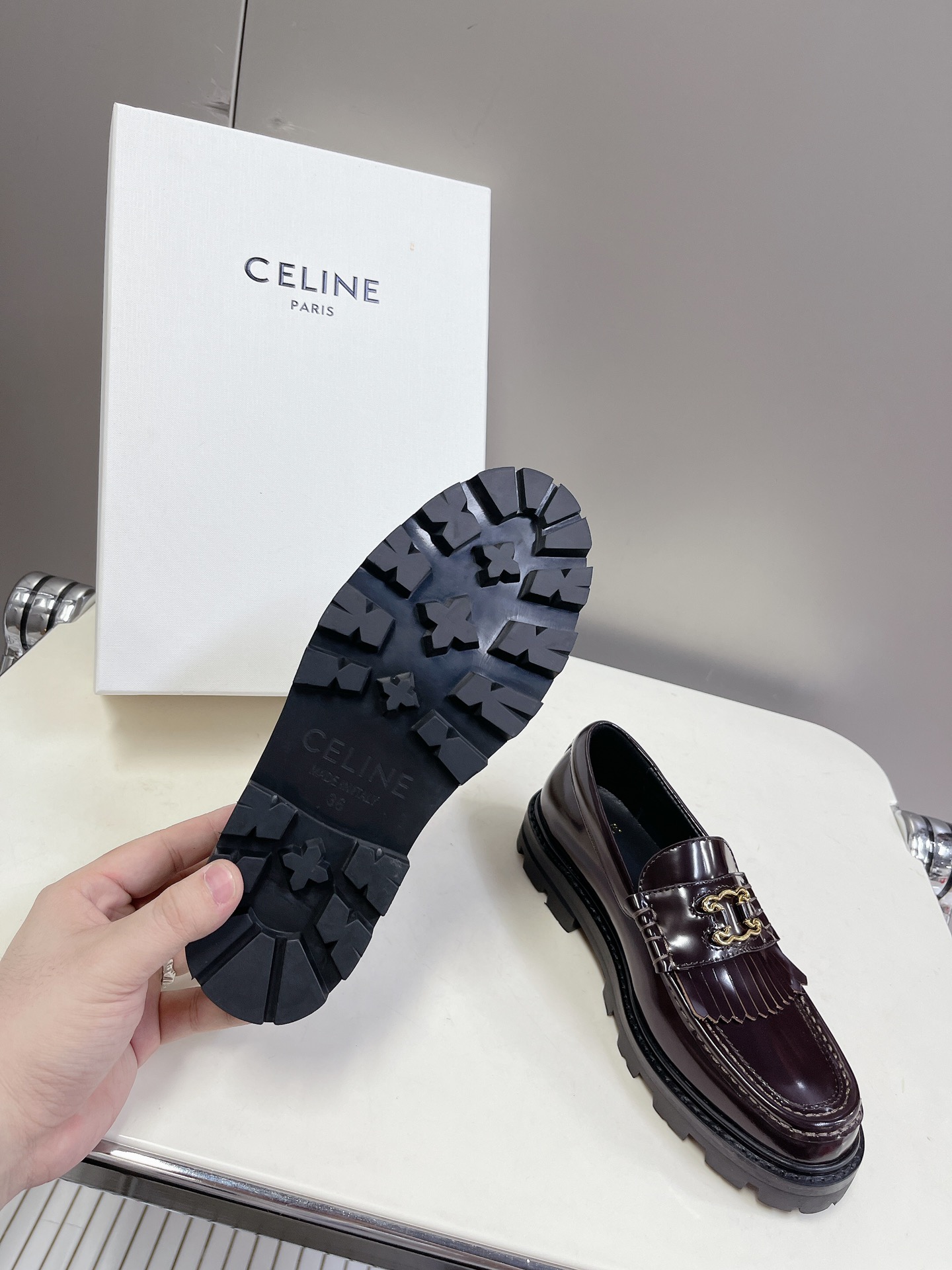 CELINE思琳春夏凯旋门乐福鞋专柜正品购入开发流苏五金扣设计极具品牌辨识度️鞋面进口开边珠牛皮数码激光