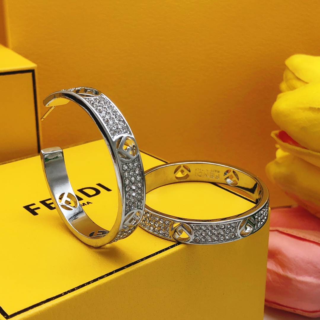 Fendi 芬迪圆形月亮耳环大号镶钻银色