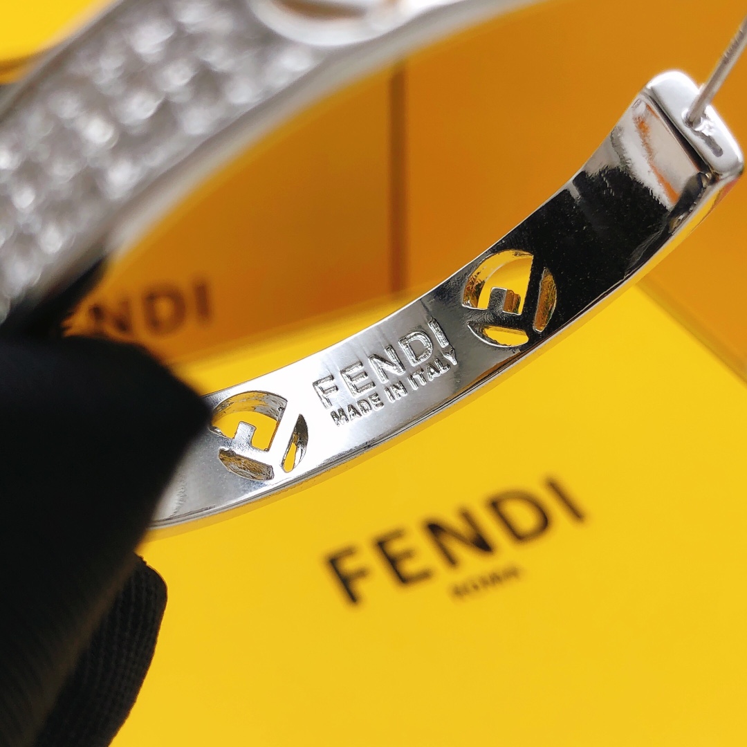 Fendi 芬迪圆形月亮耳环大号镶钻银色