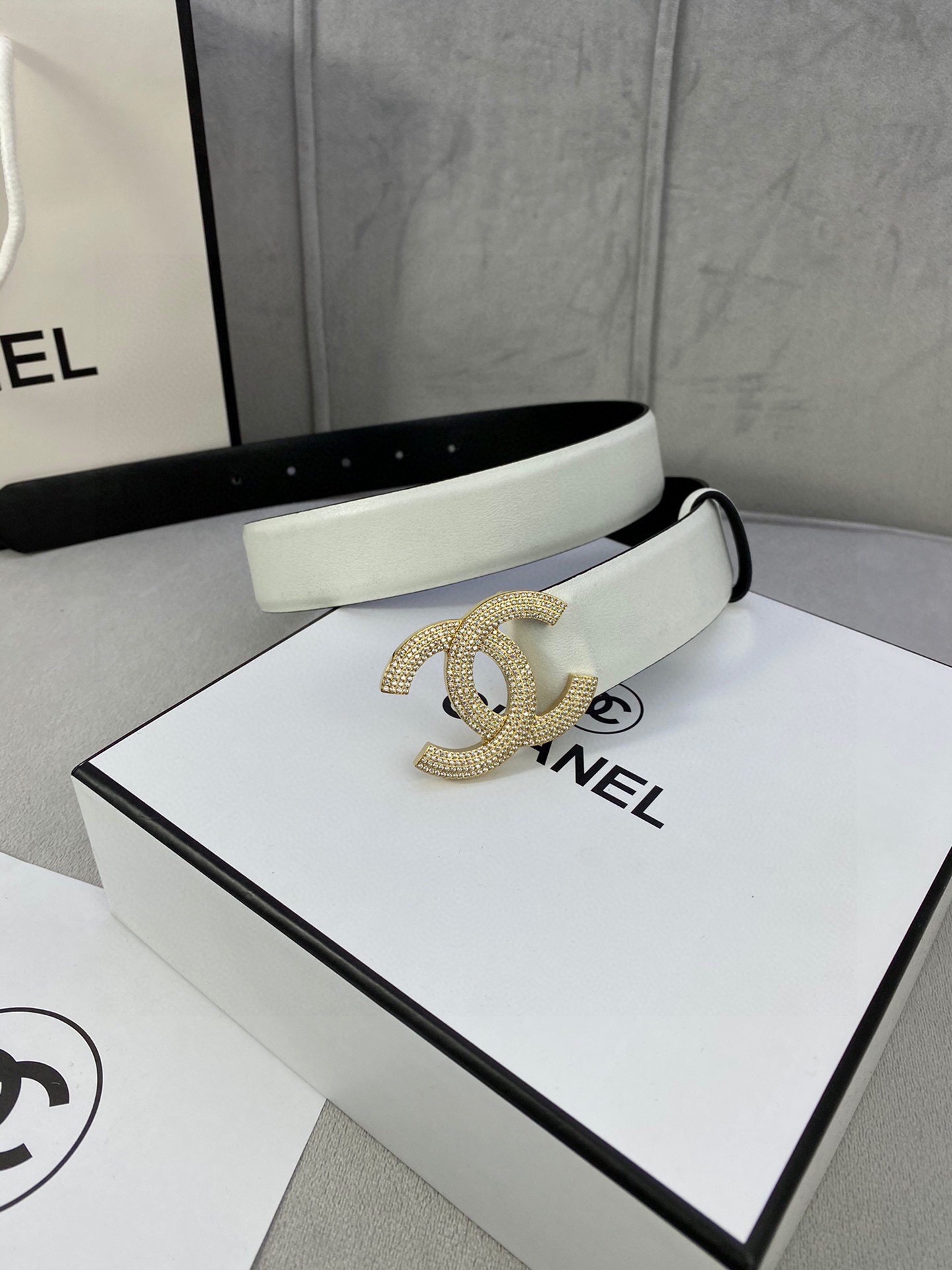 宽度3.0cm Chanel （香奈儿）女士腰带皮带新款柔软进口小牛皮金 银色方钻金属钢扣