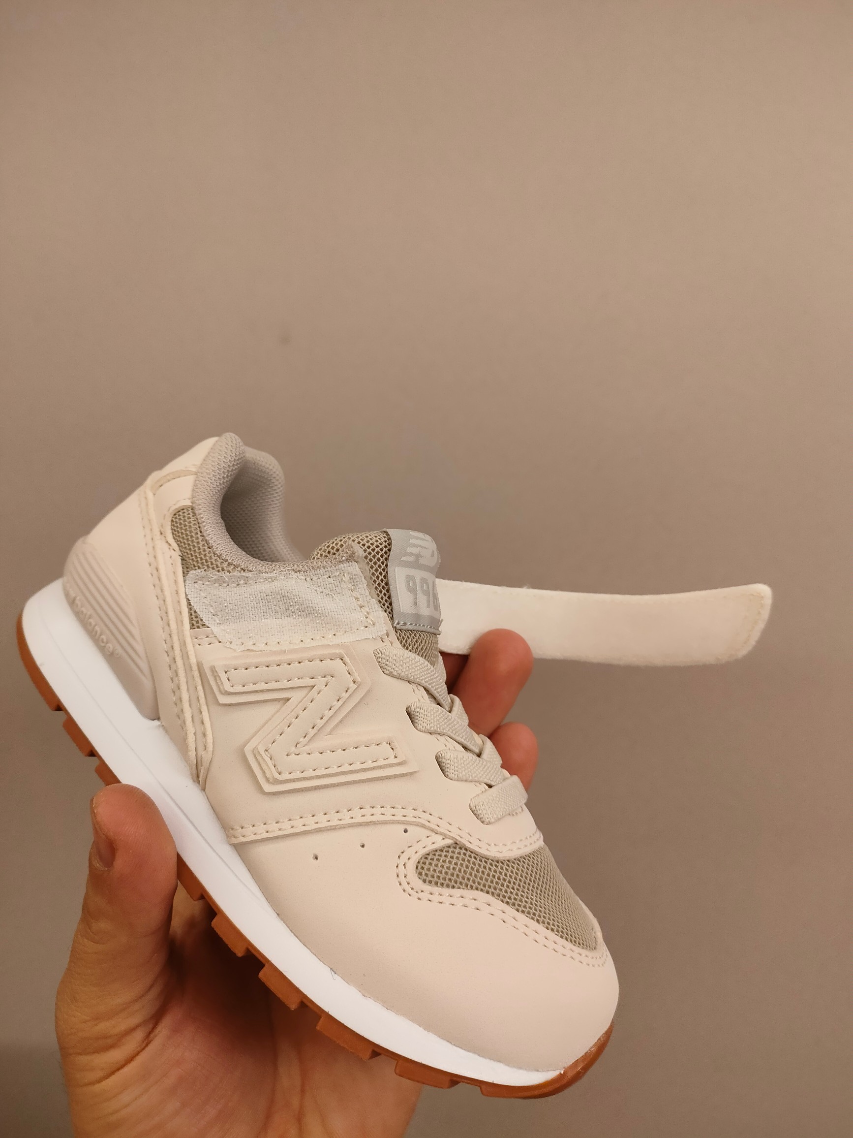 图片[7]-996儿童低帮透气防震防滑运动鞋 大童魔术贴加松紧带，小童魔术贴 经典的996系列！该系列传承了品牌的诸多优点，大胆创新！堪称经典系列里的经典，也是最为热门的系列！时隔一年，再次带来的童鞋，必属重磅～-选品中心