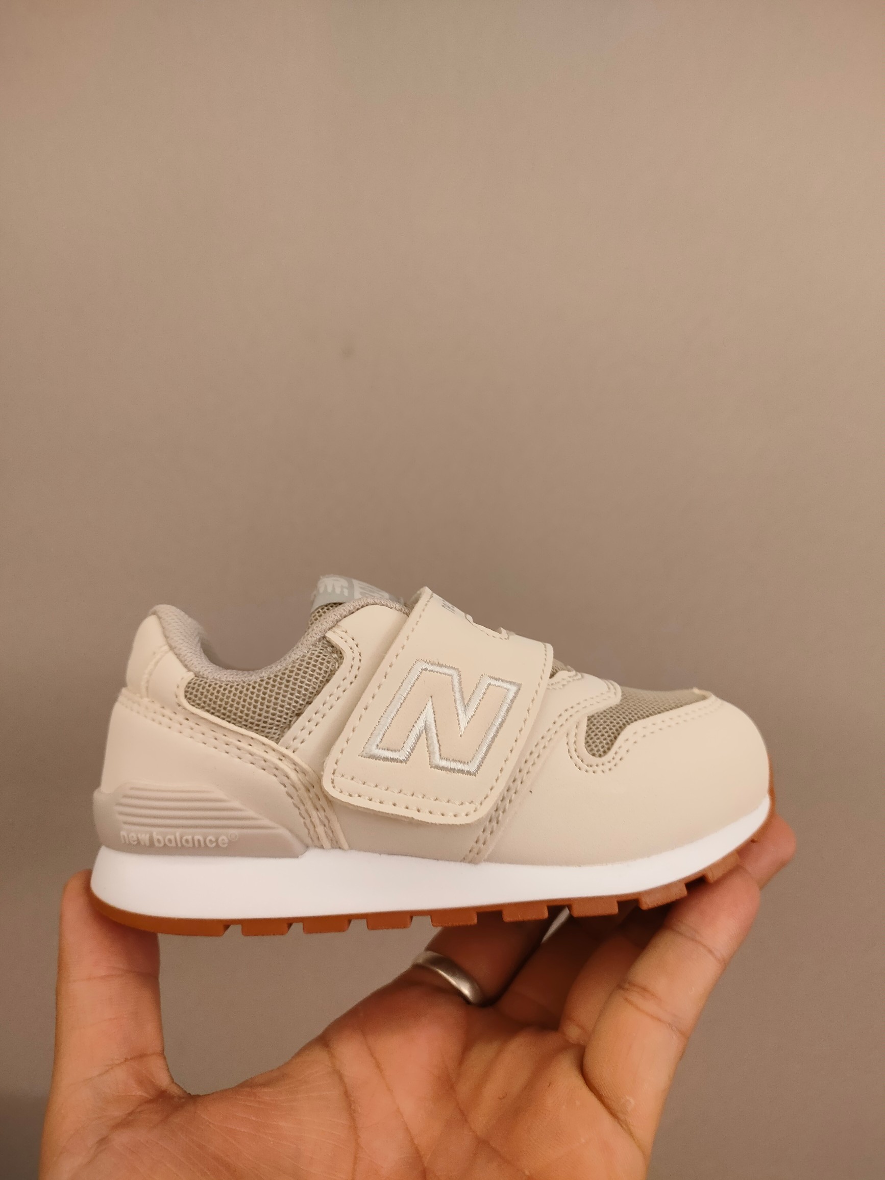 图片[3]-996儿童低帮透气防震防滑运动鞋 大童魔术贴加松紧带，小童魔术贴 经典的996系列！该系列传承了品牌的诸多优点，大胆创新！堪称经典系列里的经典，也是最为热门的系列！时隔一年，再次带来的童鞋，必属重磅～-选品中心