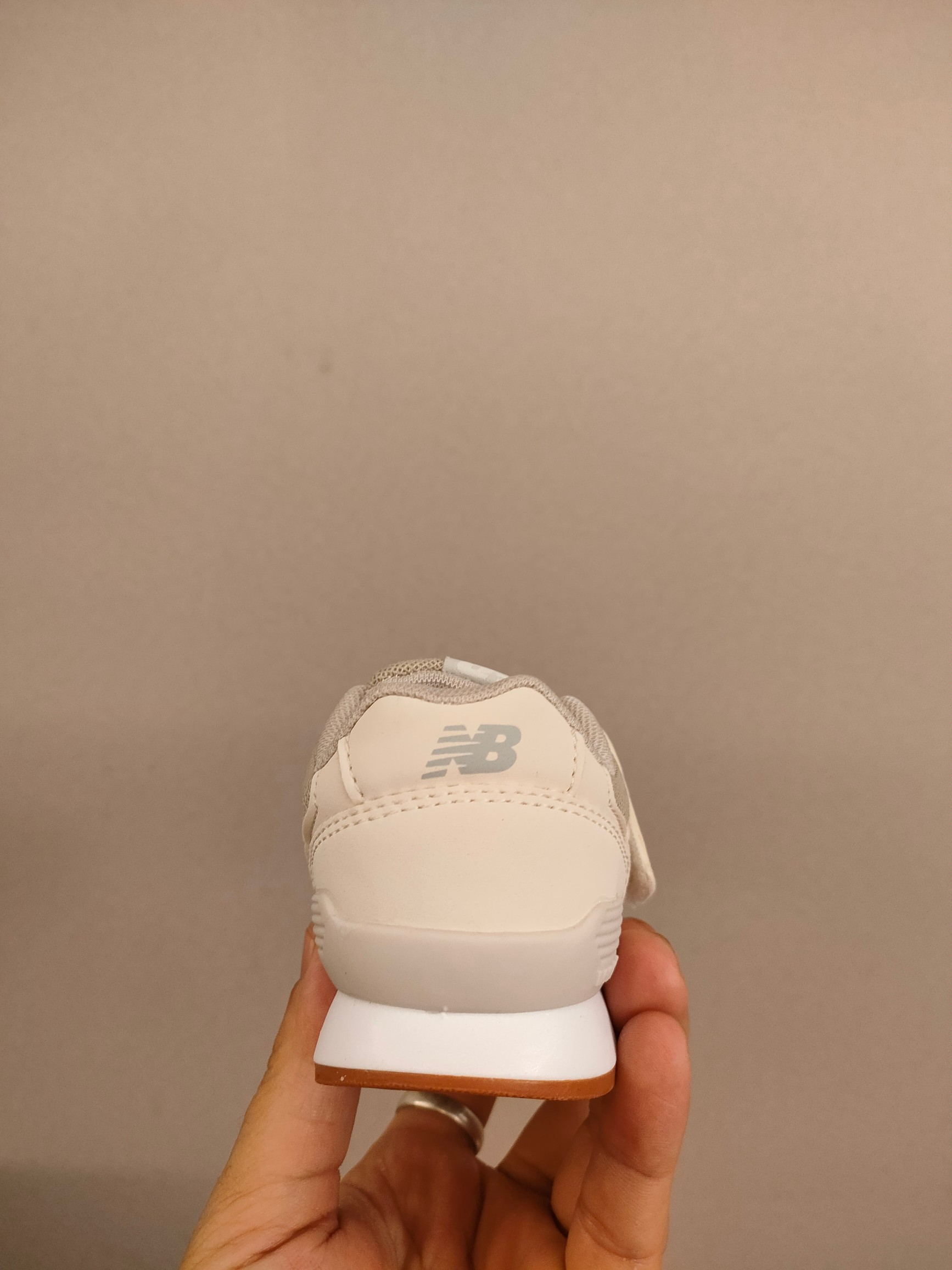 图片[6]-996儿童低帮透气防震防滑运动鞋 大童魔术贴加松紧带，小童魔术贴 经典的996系列！该系列传承了品牌的诸多优点，大胆创新！堪称经典系列里的经典，也是最为热门的系列！时隔一年，再次带来的童鞋，必属重磅～-选品中心