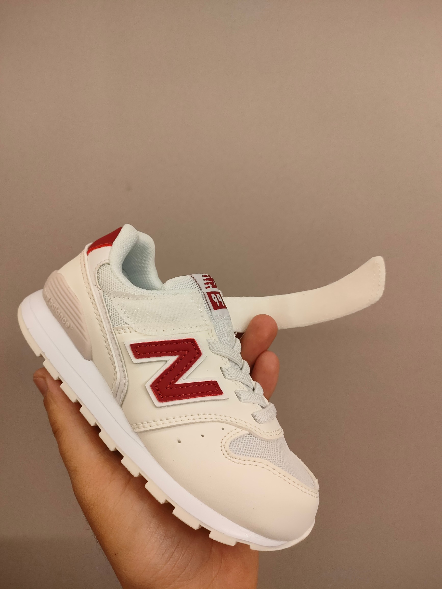 图片[7]-996儿童低帮透气防震防滑运动鞋 大童魔术贴加松紧带，小童魔术贴 经典的996系列！该系列传承了品牌的诸多优点，大胆创新！堪称经典系列里的经典，也是最为热门的系列！时隔一年，再次带来的童鞋，必属重磅～-选品中心