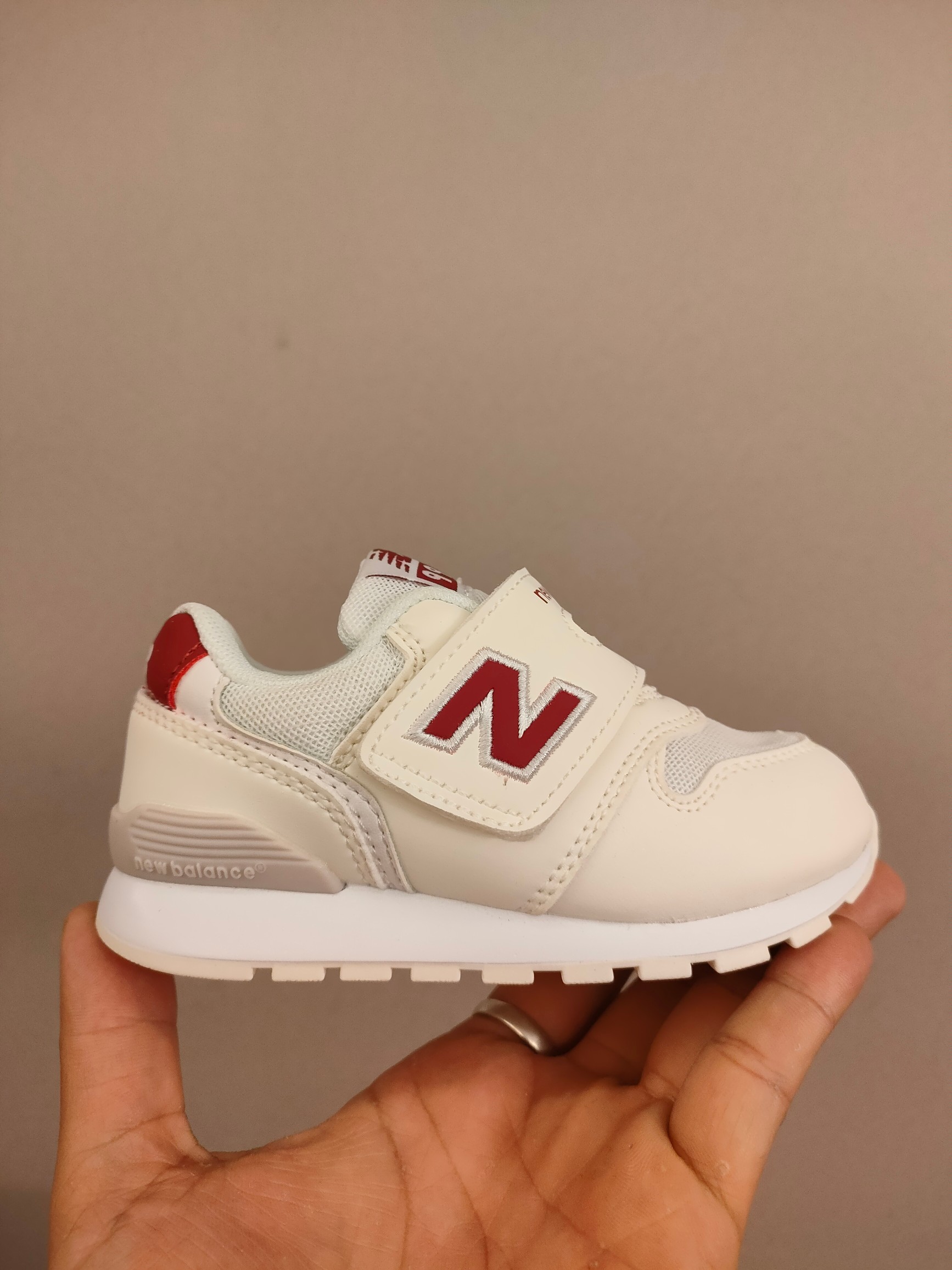 图片[3]-996儿童低帮透气防震防滑运动鞋 大童魔术贴加松紧带，小童魔术贴 经典的996系列！该系列传承了品牌的诸多优点，大胆创新！堪称经典系列里的经典，也是最为热门的系列！时隔一年，再次带来的童鞋，必属重磅～-选品中心