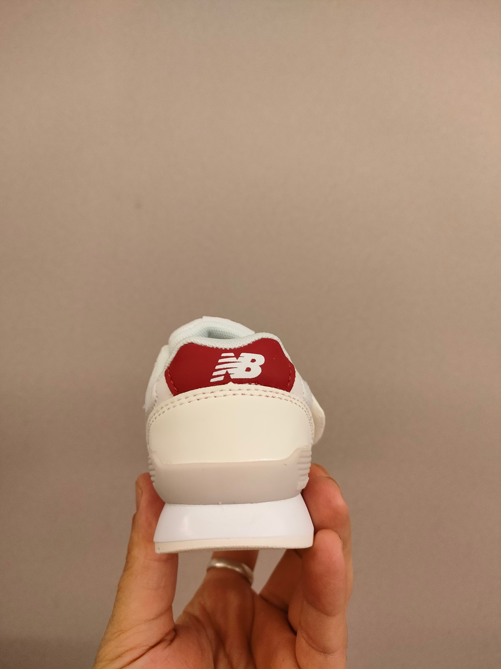 图片[6]-996儿童低帮透气防震防滑运动鞋 大童魔术贴加松紧带，小童魔术贴 经典的996系列！该系列传承了品牌的诸多优点，大胆创新！堪称经典系列里的经典，也是最为热门的系列！时隔一年，再次带来的童鞋，必属重磅～-选品中心