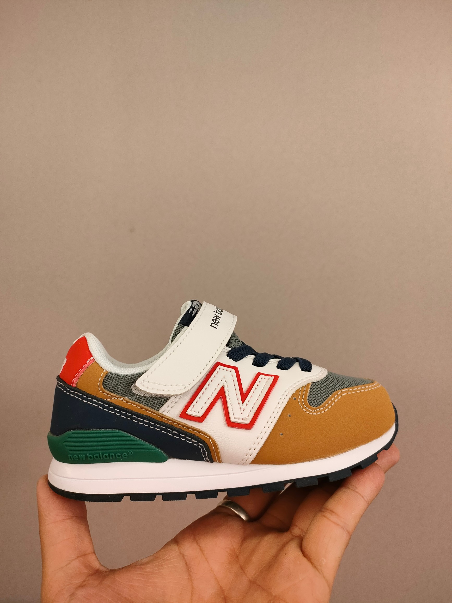 图片[3]-996儿童低帮透气防震防滑运动鞋 大童魔术贴加松紧带，小童魔术贴 经典的996系列！该系列传承了品牌的诸多优点，大胆创新！堪称经典系列里的经典，也是最为热门的系列！时隔一年，再次带来的童鞋，必属重磅～-选品中心