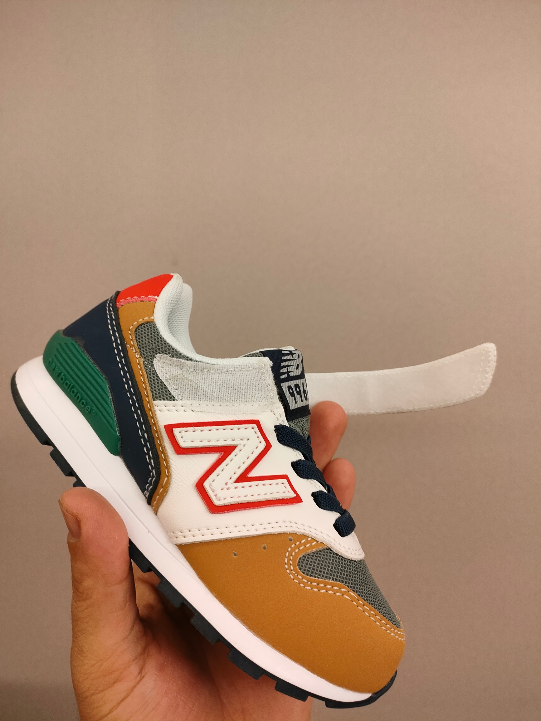 图片[7]-996儿童低帮透气防震防滑运动鞋 大童魔术贴加松紧带，小童魔术贴 经典的996系列！该系列传承了品牌的诸多优点，大胆创新！堪称经典系列里的经典，也是最为热门的系列！时隔一年，再次带来的童鞋，必属重磅～-选品中心